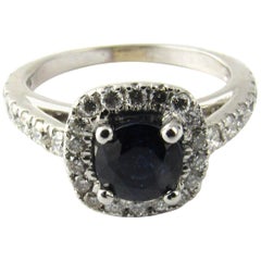 Ring aus 14 Karat Weißgold mit natürlichem Saphir und Diamant