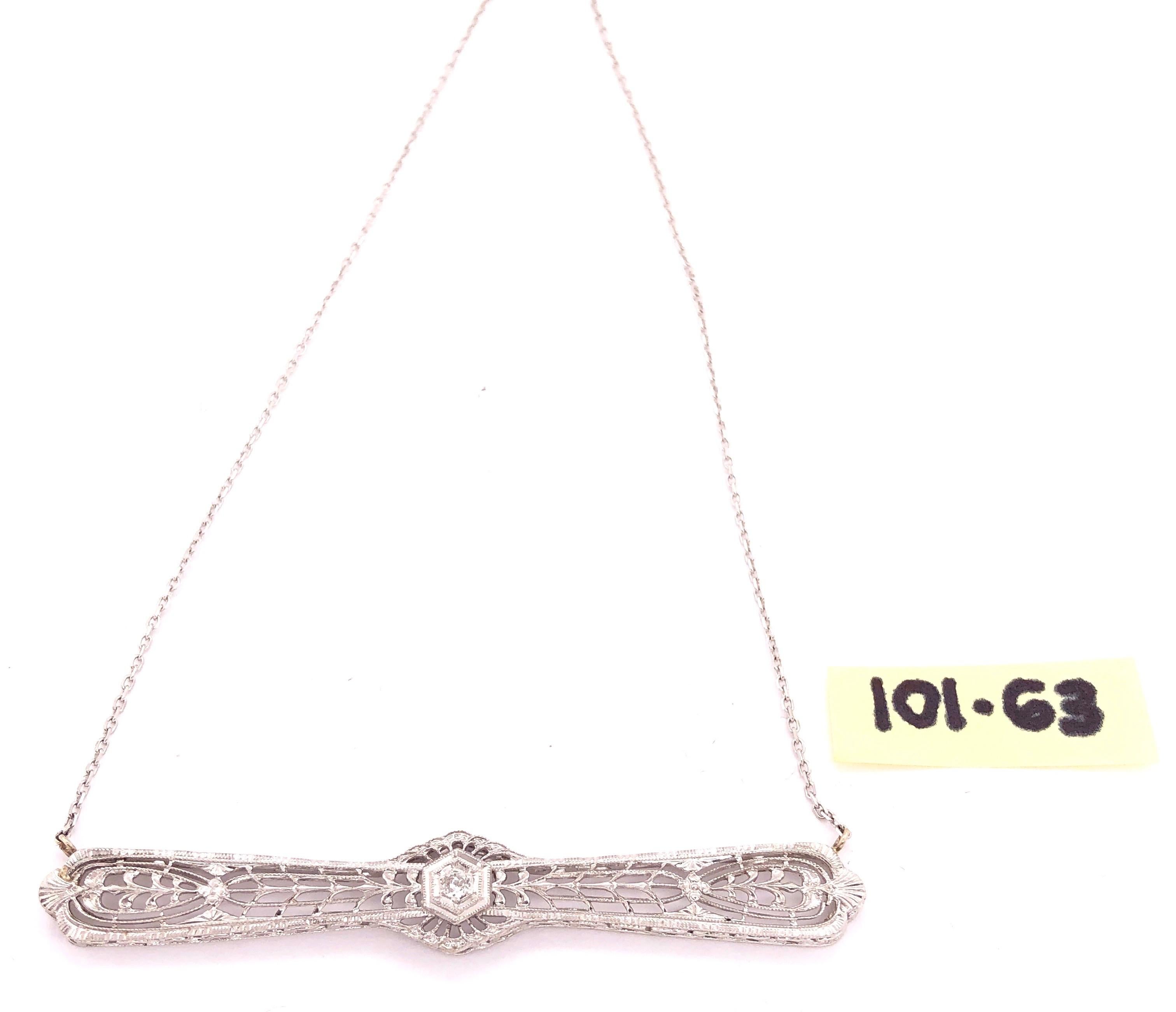 Chaise pendentif en or blanc 14 carats avec diamants de 4,21 grammes au total en vente 8