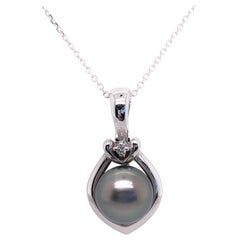 14 Karat White Gold Necklace with Cultured Pearl Diamond Pendant