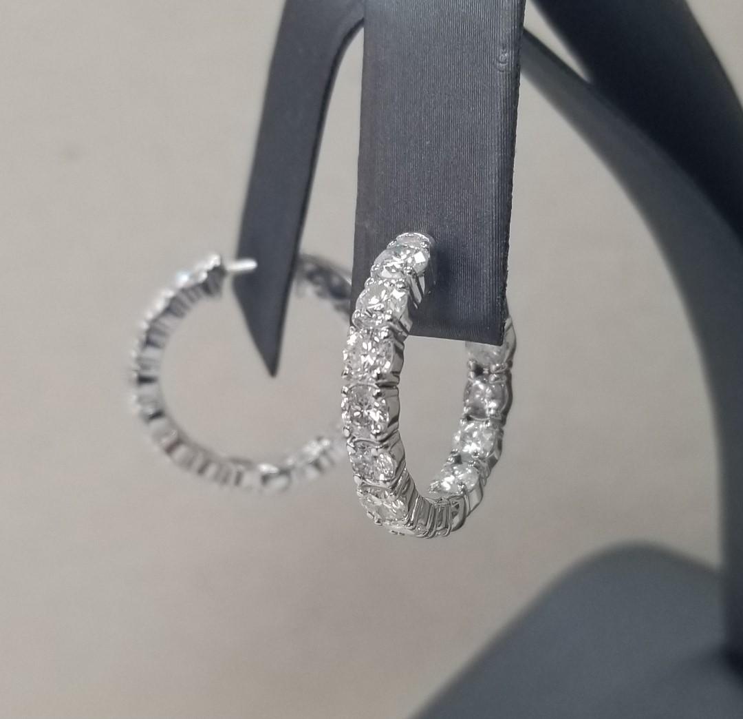About
14k white gold 
3/4 inch in diameter diamond hoop earrings
Specifications:
    main stone: 24 round Diamonds    
    carat total weight: 3.55CTW
    color: G
    clarity: VS
    metal: 14K WHITE GOLD
    type: HOOP EARRINGS
    weight: 6.5GRS 
