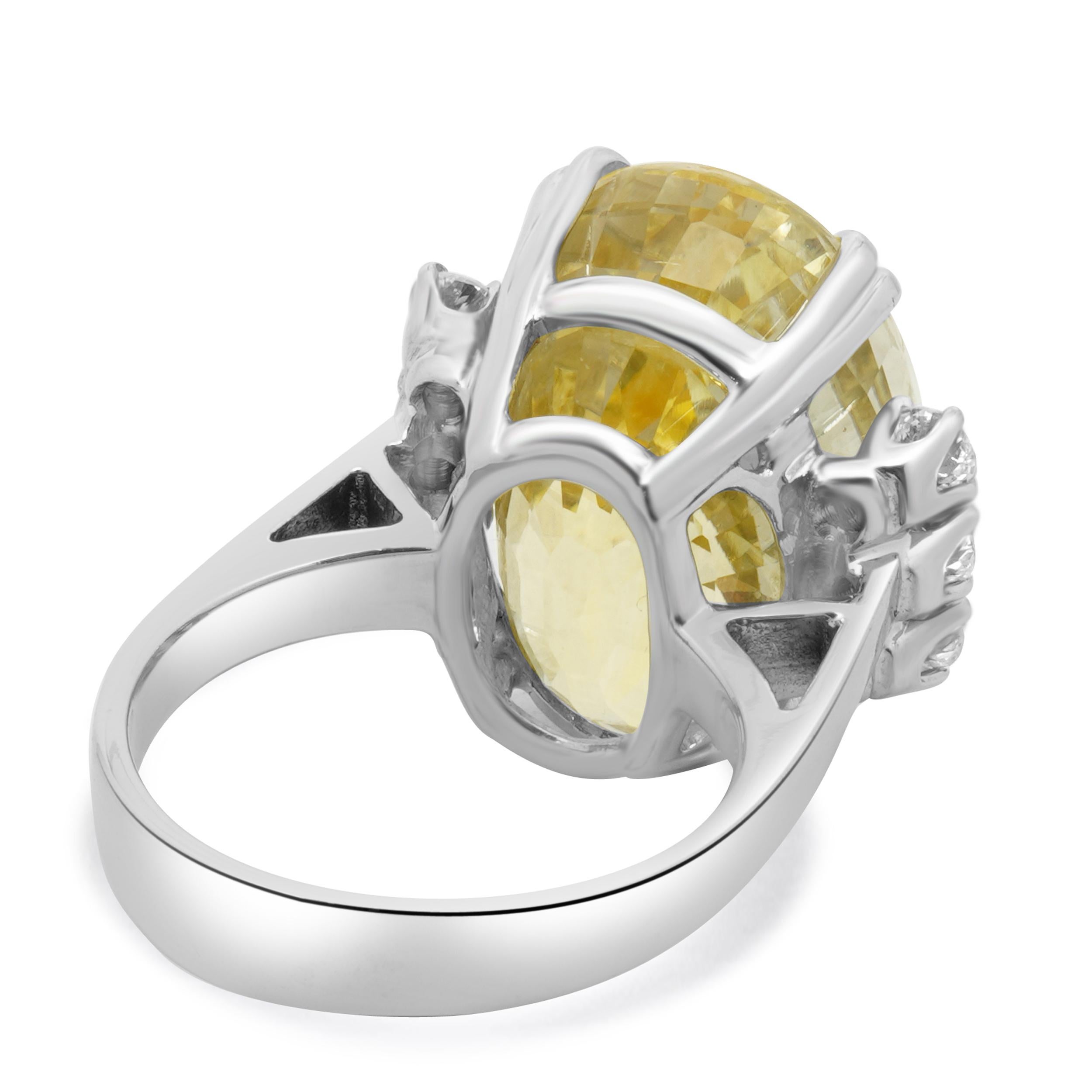 MATERIAL: 14k Weißgold
Diamant: 6 Rundschliffe = 0,72cttw
Farbe: G
Klarheit: VS2
Gelber Saphir: 1 Ovalschliff = 33,70ct
GIA: 2231478127
Ringgröße: 7.25 (bitte erlauben Sie bis zu 2 zusätzliche Arbeitstage für Größenanfragen)
Gewicht: 14,13 Gramm