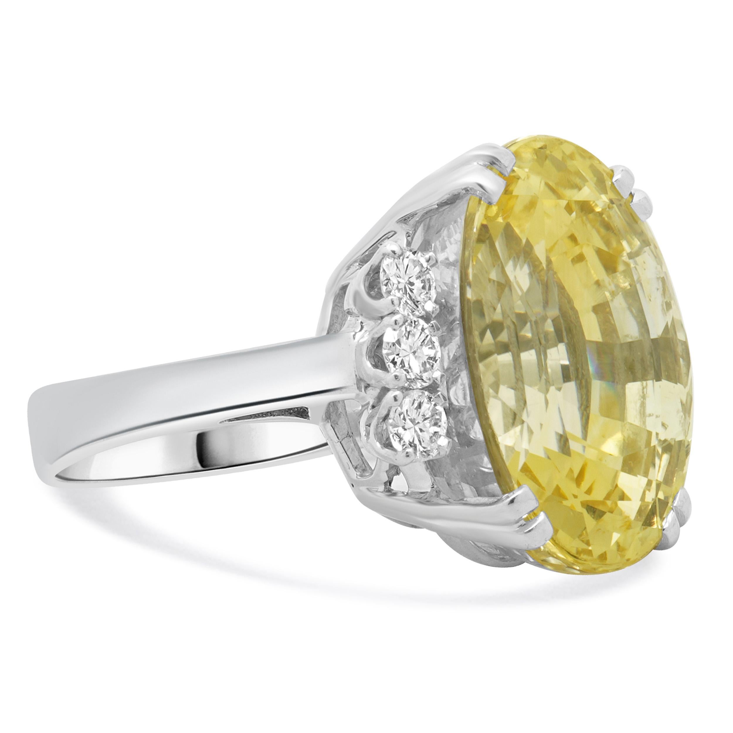 14 Karat Weißgold No Heat Gelb Saphir und Diamant Cocktail Ring im Zustand „Hervorragend“ im Angebot in Scottsdale, AZ
