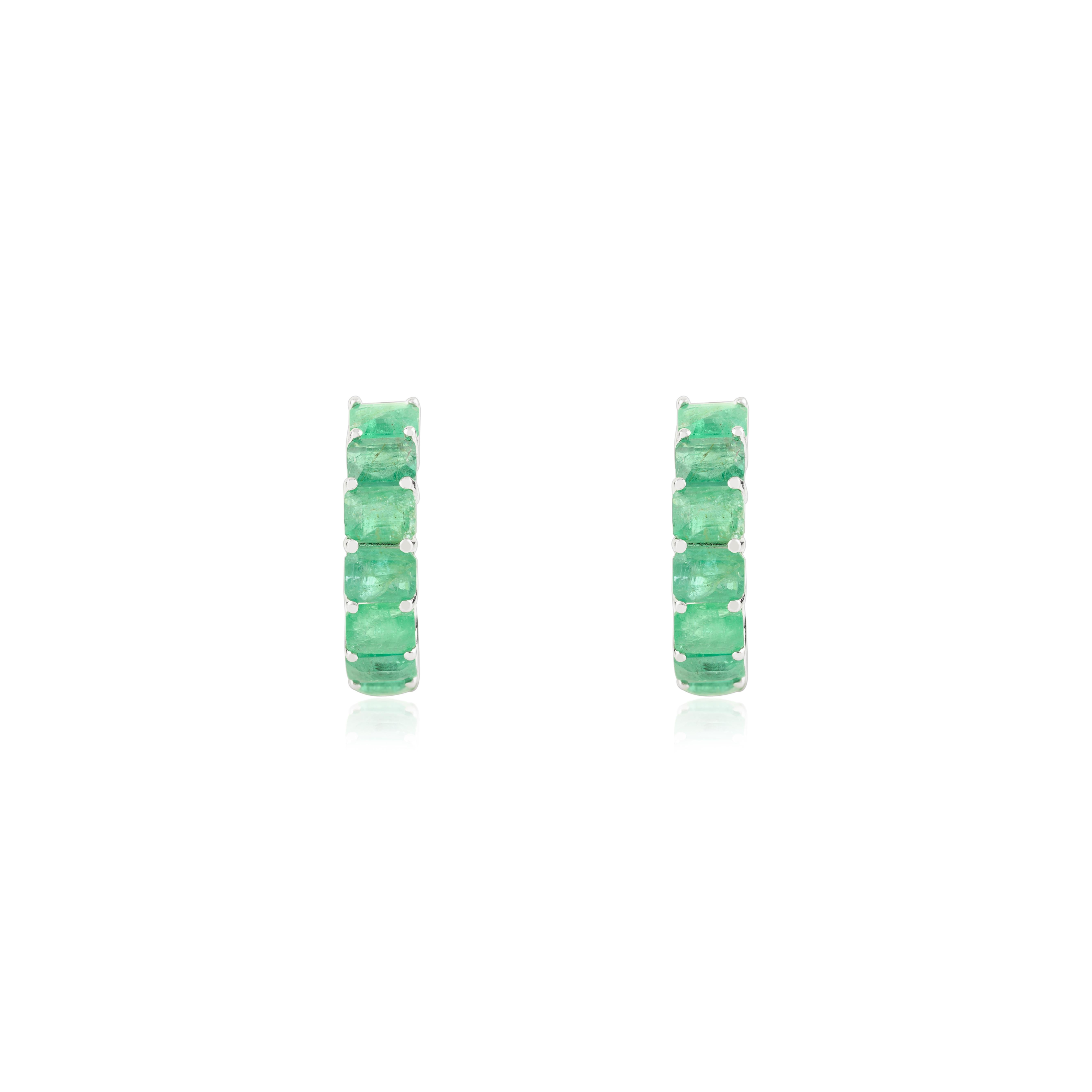Pendientes Aros Esmeralda Zambiana Natural Octágono de Oro Blanco de 14 Kilates y 3,37 Quilates Modernista en venta