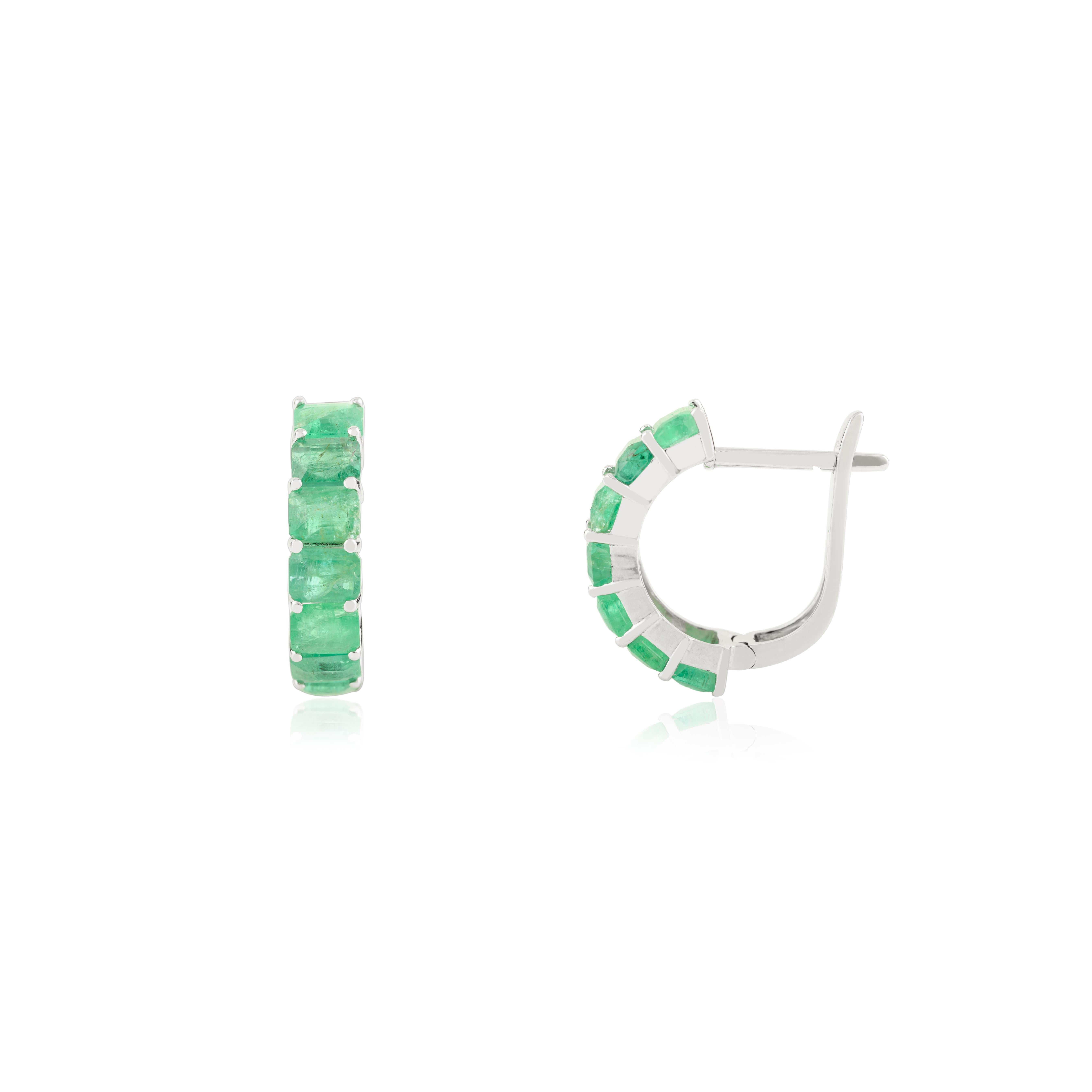 Pendientes Aros Esmeralda Zambiana Natural Octágono de Oro Blanco de 14 Kilates y 3,37 Quilates en venta 1