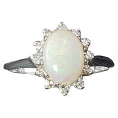 Anillo Halo de Ópalo y Diamantes en Oro Blanco de 14 Kilates Talla 6.25 #17642