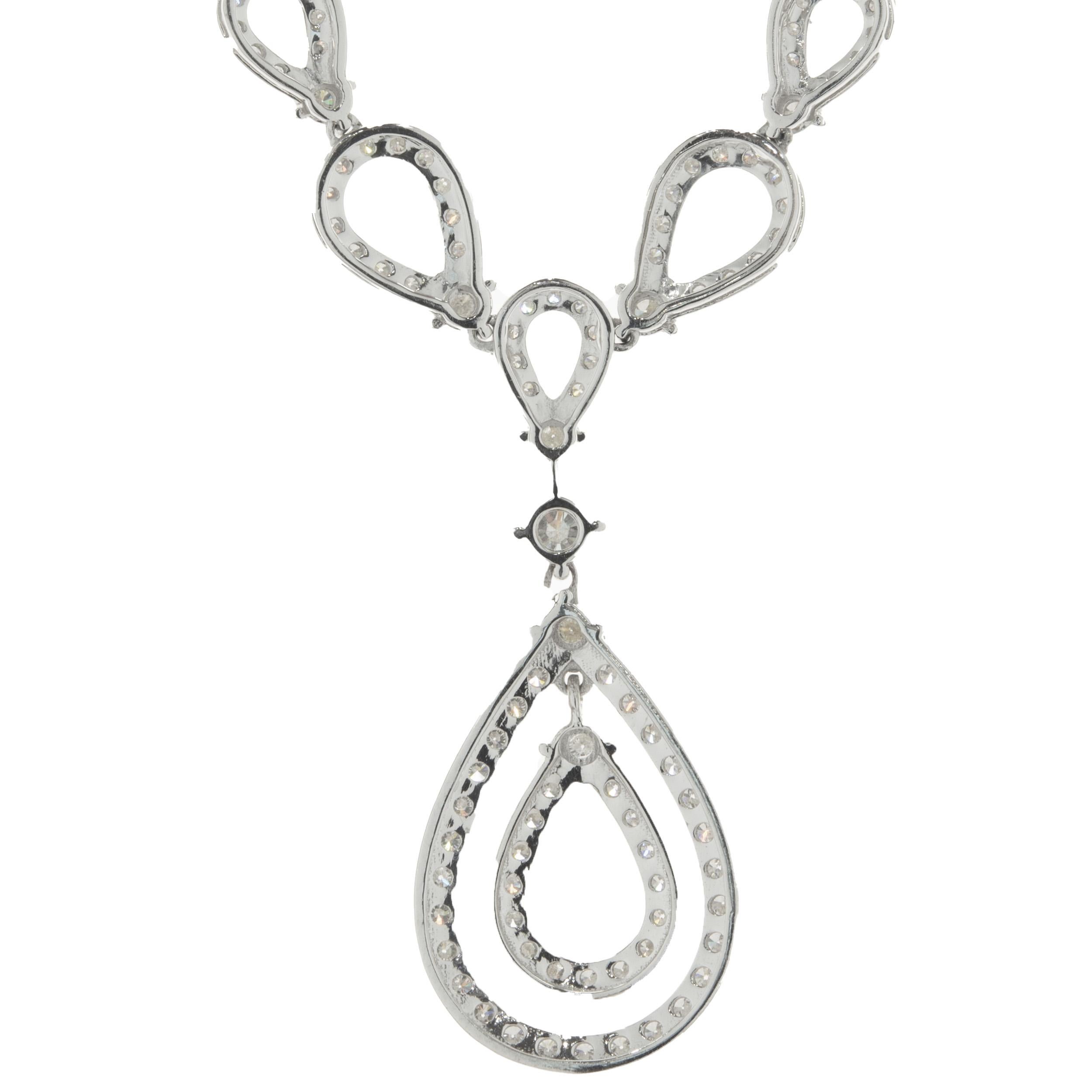 Round Cut 14 Karat White Gold Open Pear Shape Diamond Link Necklace