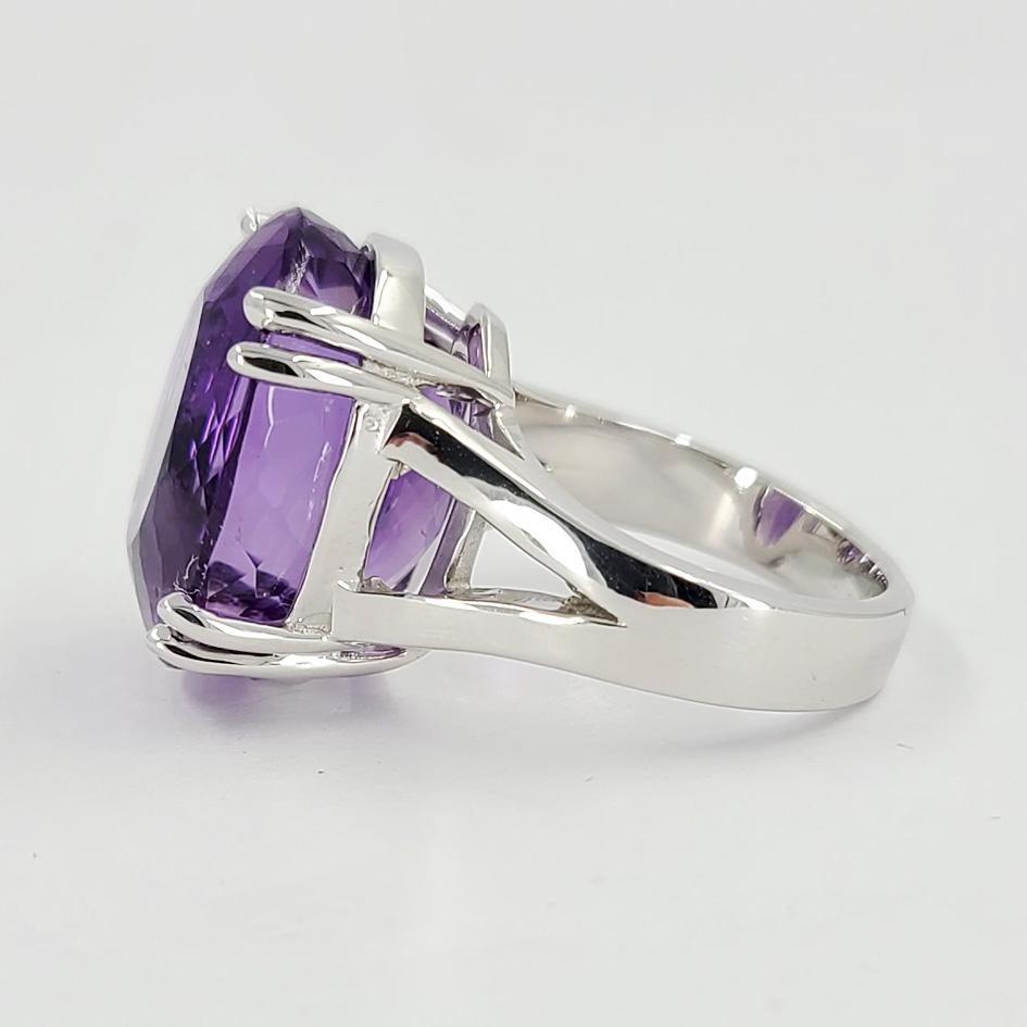 Oval Cut 14 Karat White Gold Oval Amethyst Cocktail Ring For Sale