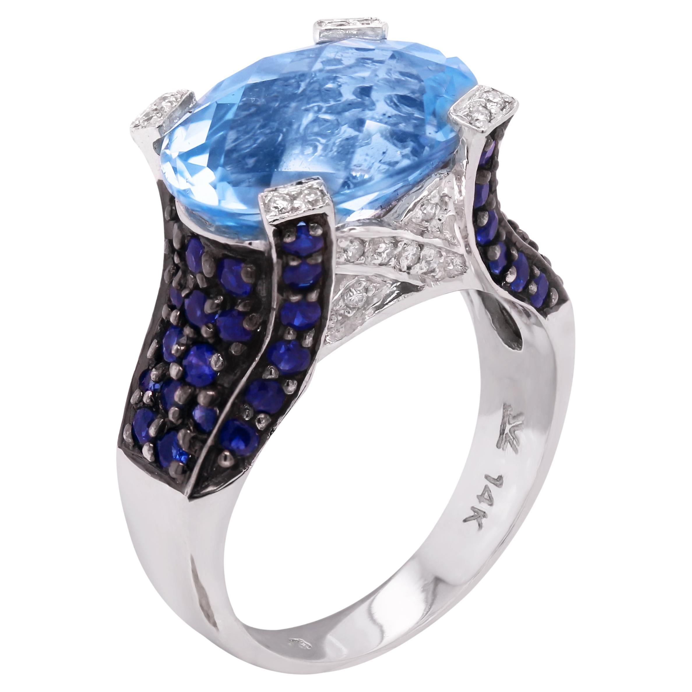 14 Karat Weißgold Ovaler Blauer Topas Mittel Blauer Saphir Diamant Cocktail Ring
