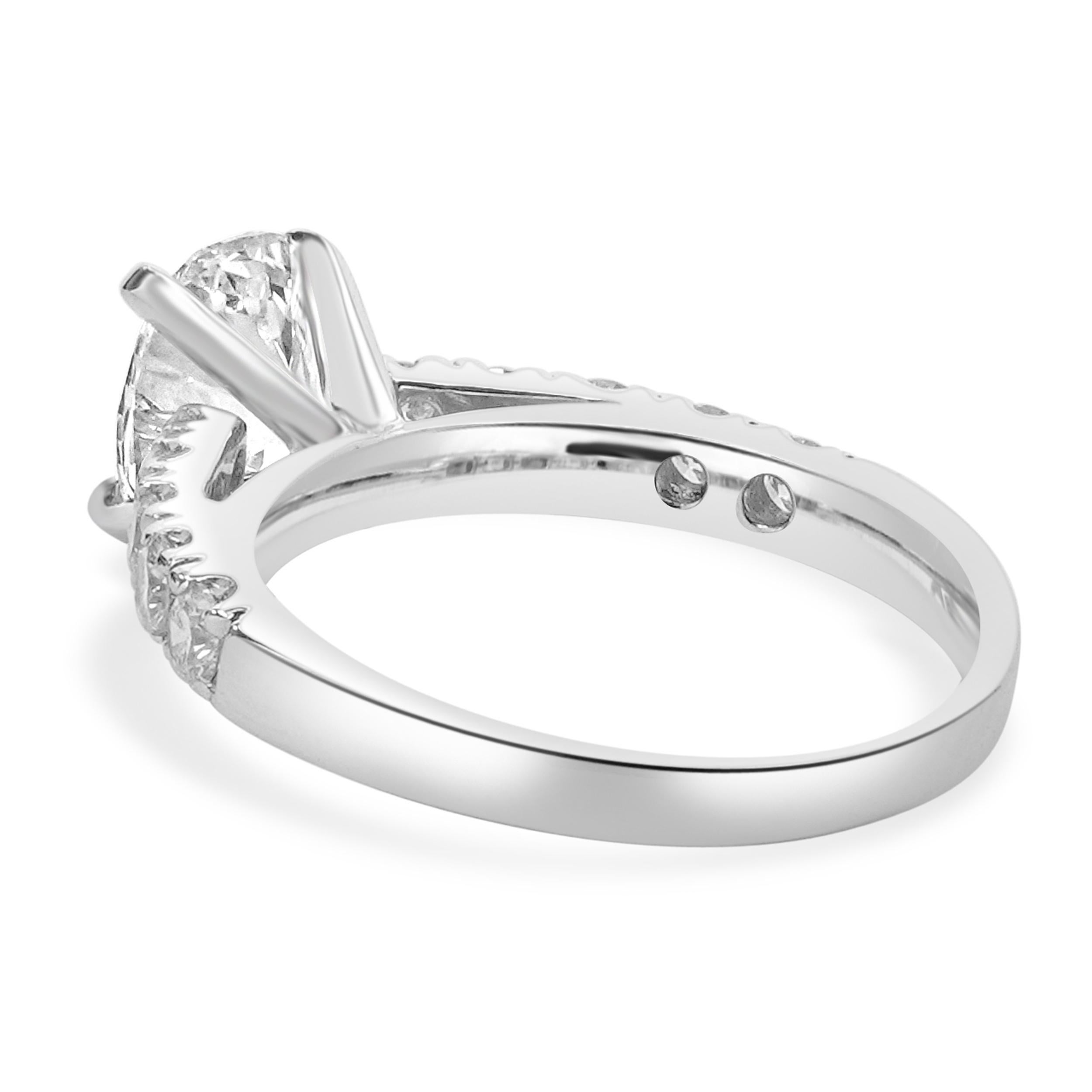 14 Karat White Gold Oval Cut Diamond Engagement Ring In Excellent Condition For Sale In Scottsdale, AZ