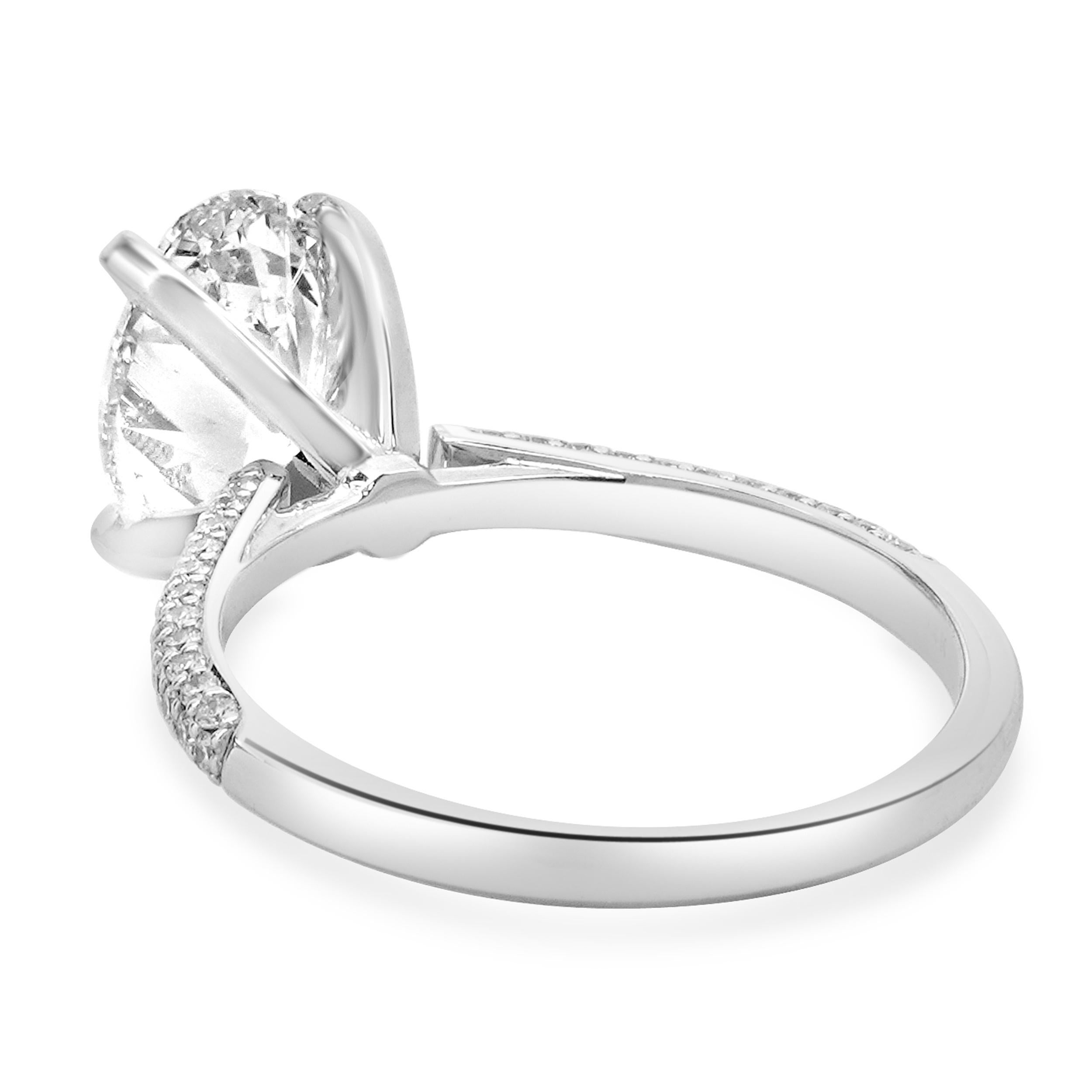 14 Karat White Gold Oval Cut Diamond Engagement Ring In Excellent Condition For Sale In Scottsdale, AZ