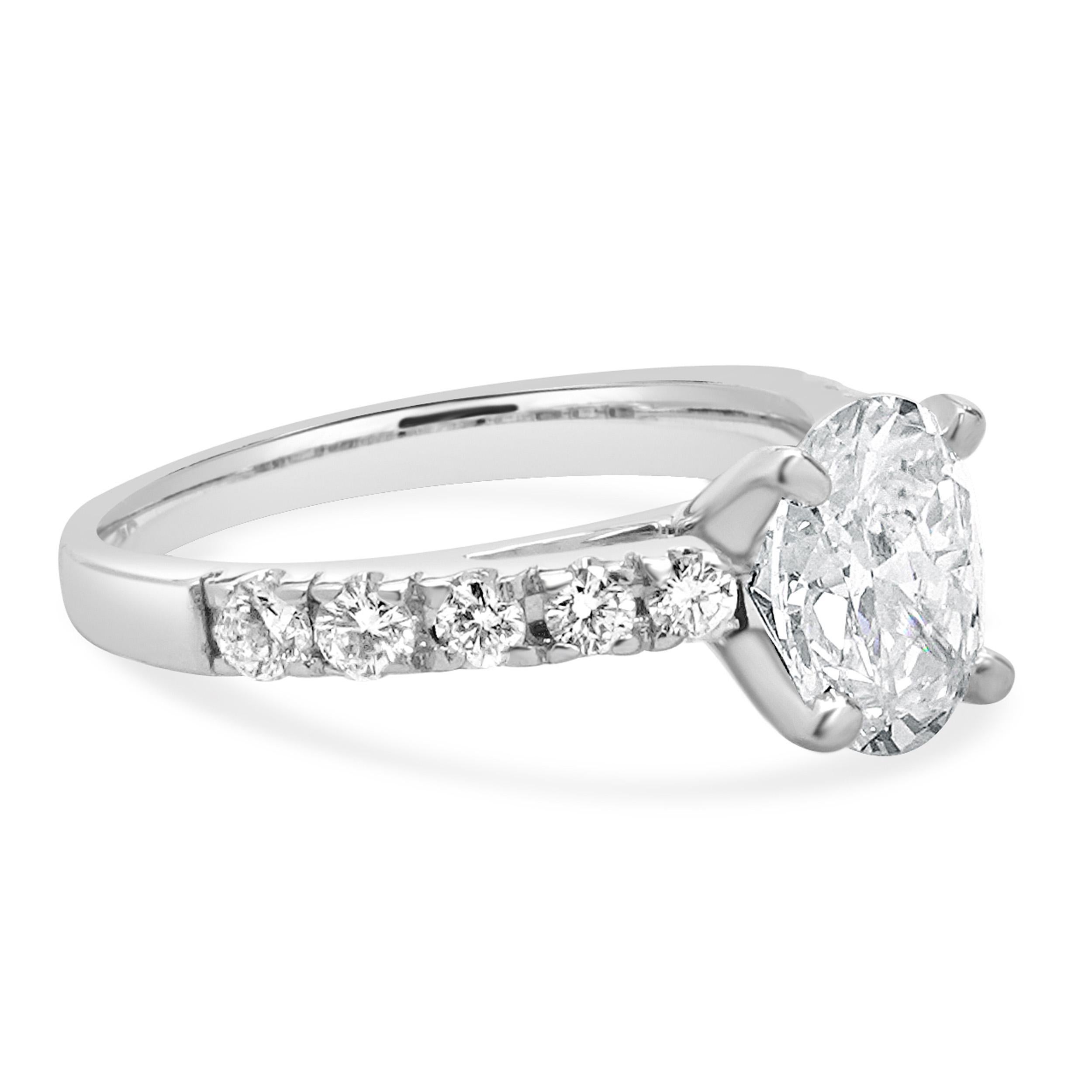 Women's 14 Karat White Gold Oval Cut Diamond Engagement Ring For Sale
