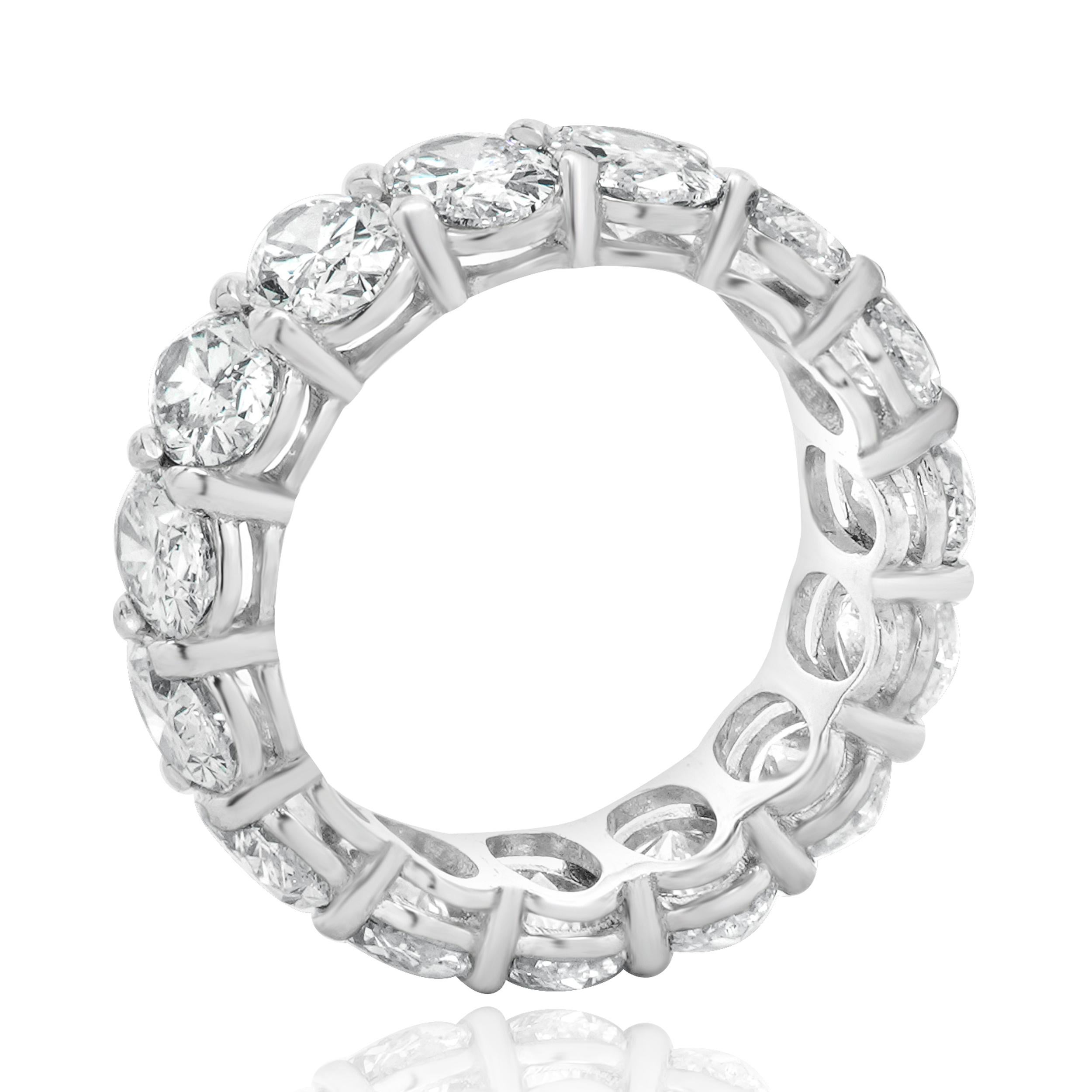 Platinum Oval Cut Diamond Eternity Band In Excellent Condition For Sale In Scottsdale, AZ