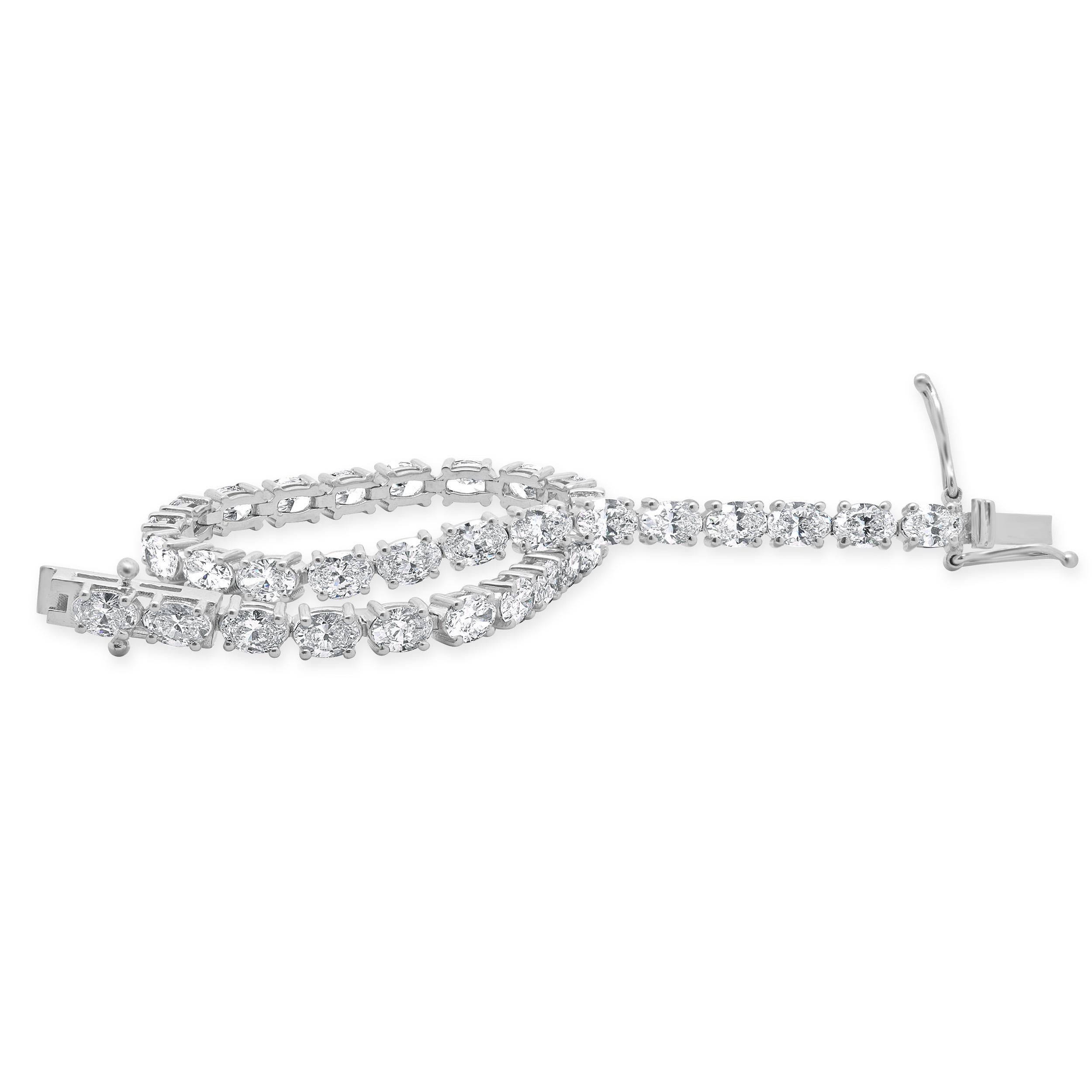 Pulsera de tenis con diamantes talla oval en oro blanco de 14 quilates en Excelente estado para la venta en Scottsdale, AZ