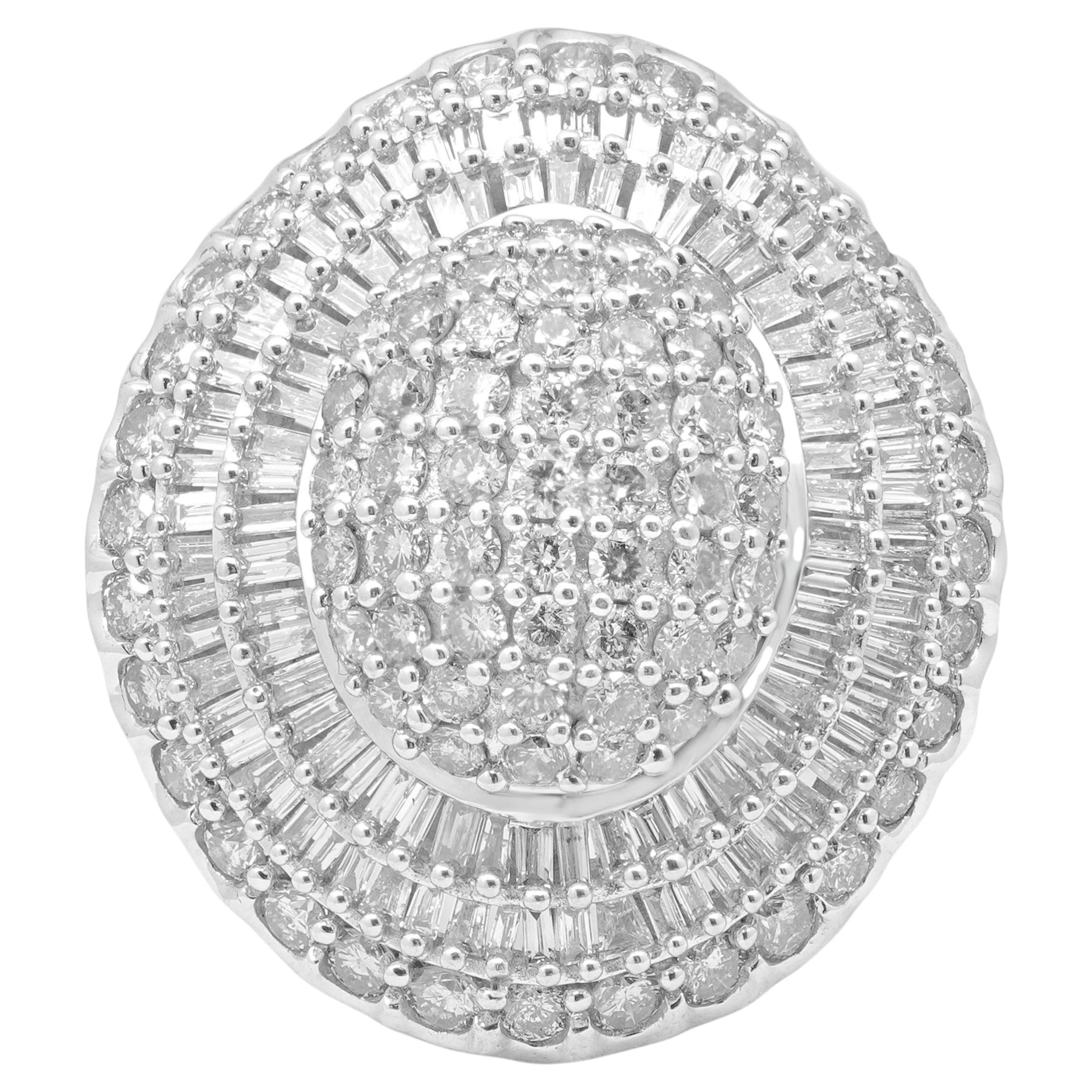 14 Karat White Gold Oval Diamond Cluster Ring For Sale