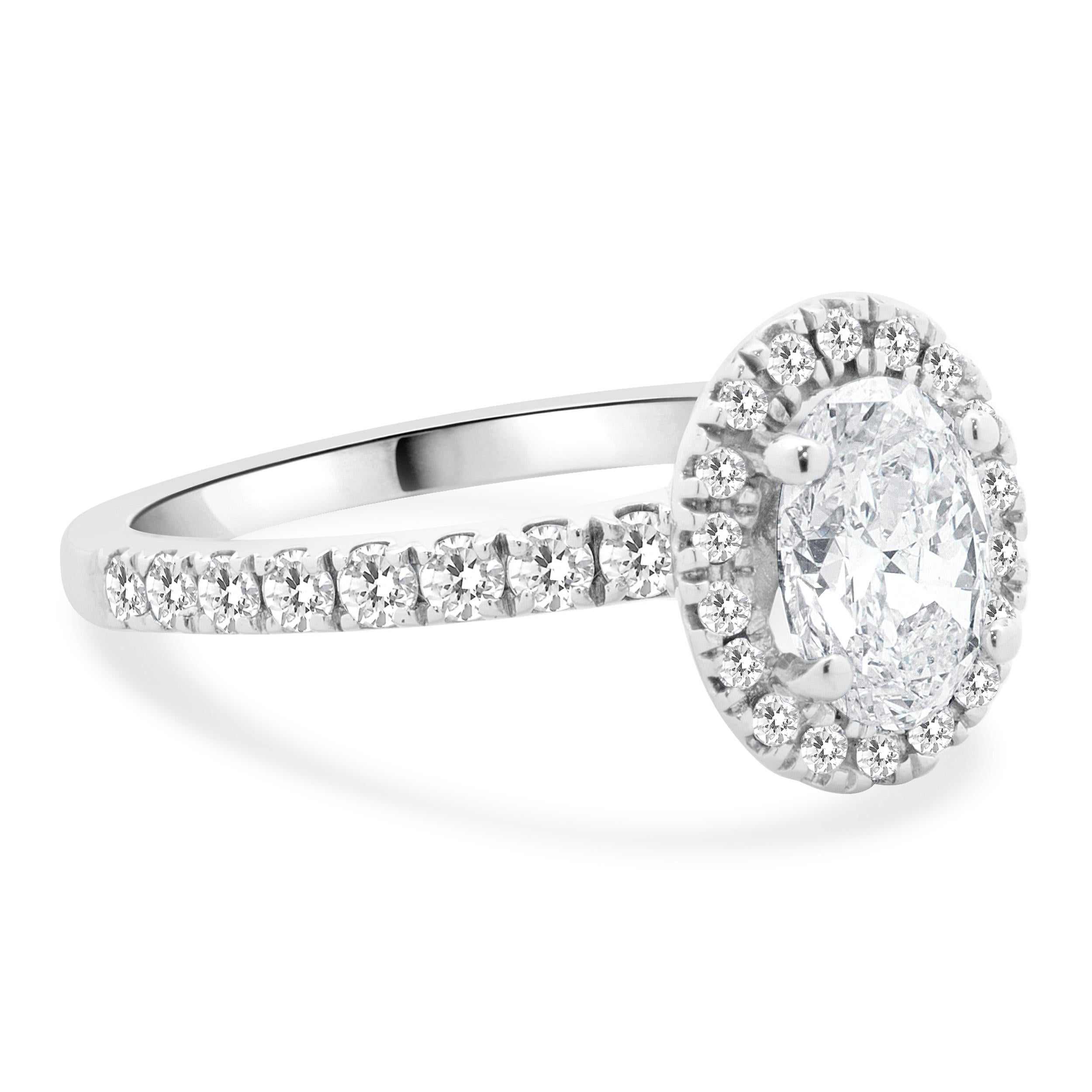 14 Karat White Gold Oval Diamond Engagement Ring In Excellent Condition For Sale In Scottsdale, AZ