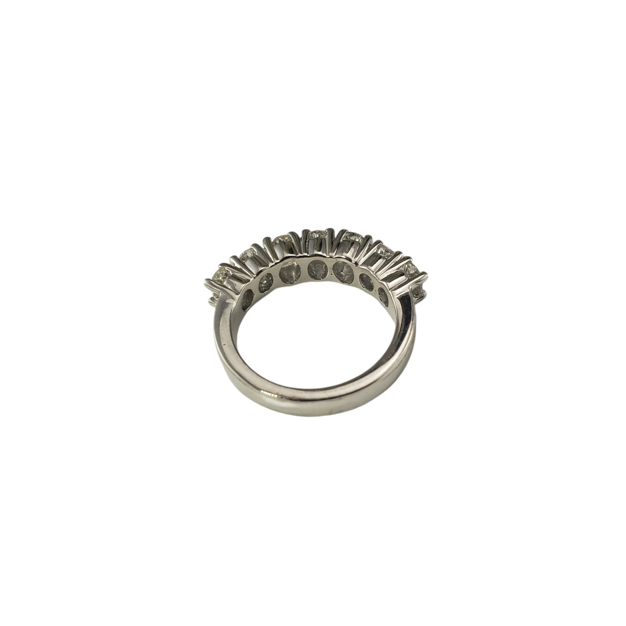 14 Karat Weißgold Ovaler Diamant-Hochzeitsring Größe 6,5 #18657 im Zustand „Gut“ im Angebot in Washington Depot, CT
