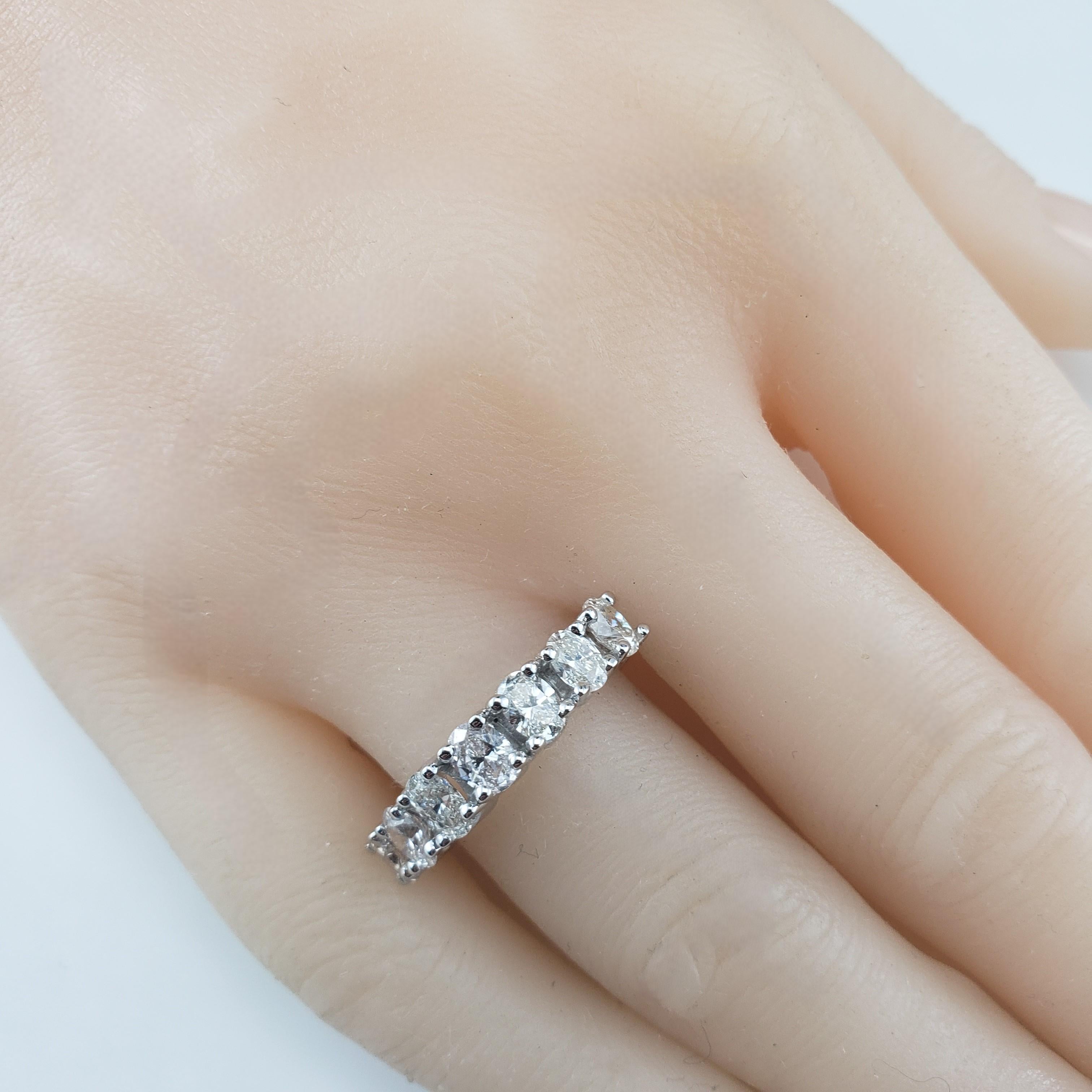 14 Karat Weißgold Ovaler Diamant-Hochzeitsring Größe 6,5 #18657 im Angebot 2