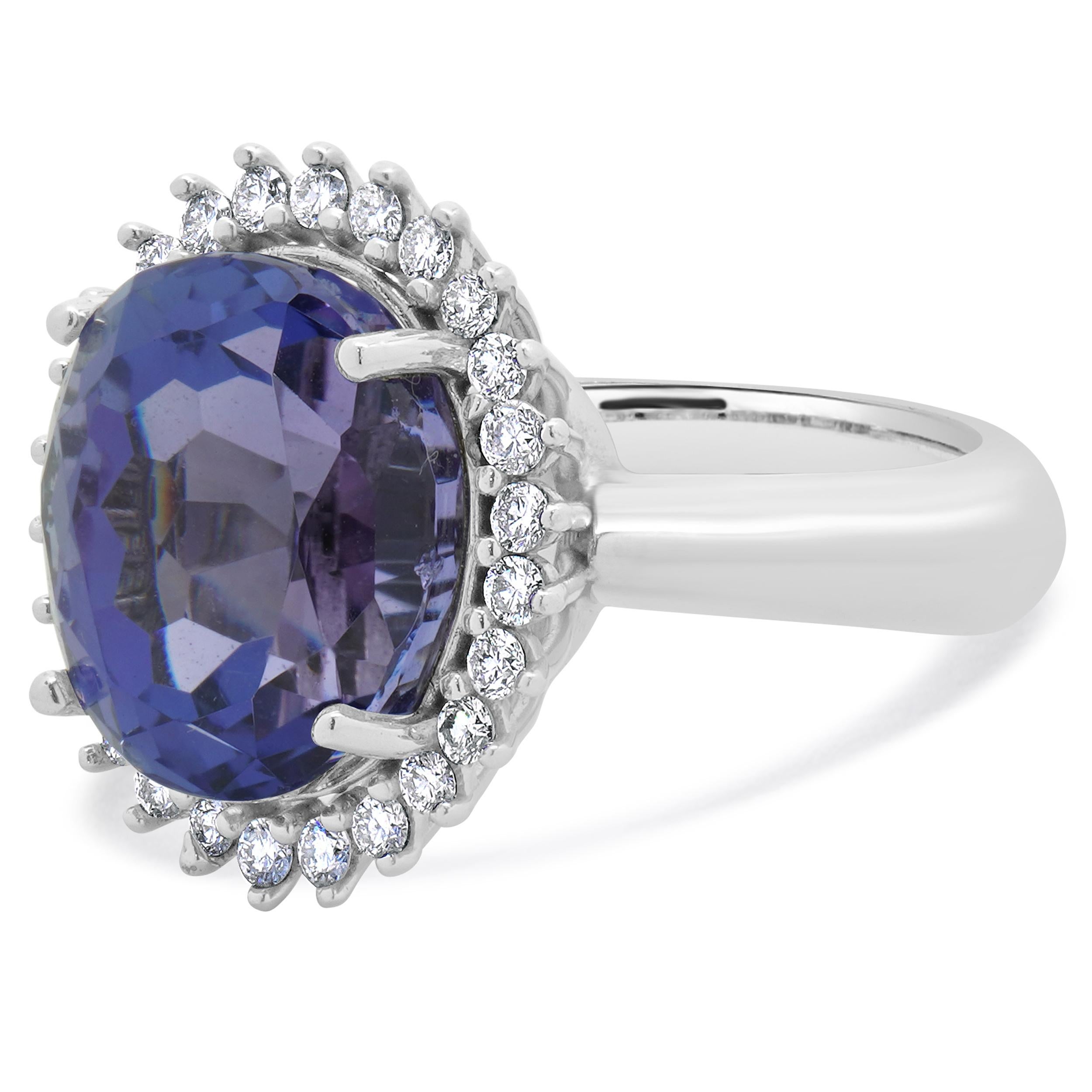 MATERIAL: 14K Weißgold
Diamant: 26 Rundschliff = 0,67cttw
Farbe: G
Klarheit: SI2
Tansanit: ovaler Schliff = 14,36cttw
Ringgröße: 7.25 (bitte erlauben Sie bis zu 2 zusätzliche Arbeitstage für Größenanfragen)
Gewicht: 12,31 Gramm