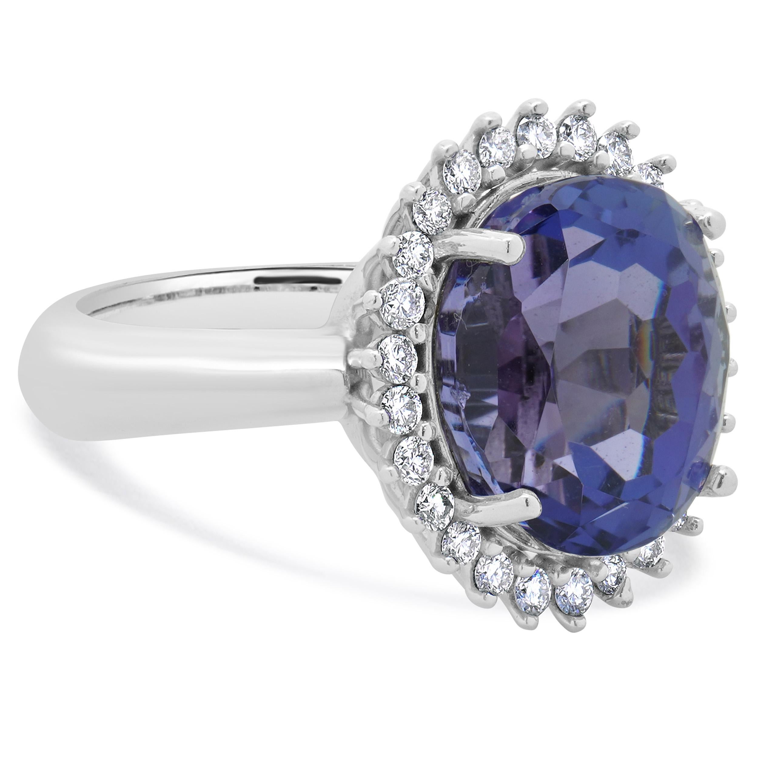 14 Karat Weißgold Ovaler Cocktailring mit Tansanit und Diamant (Ovalschliff) im Angebot
