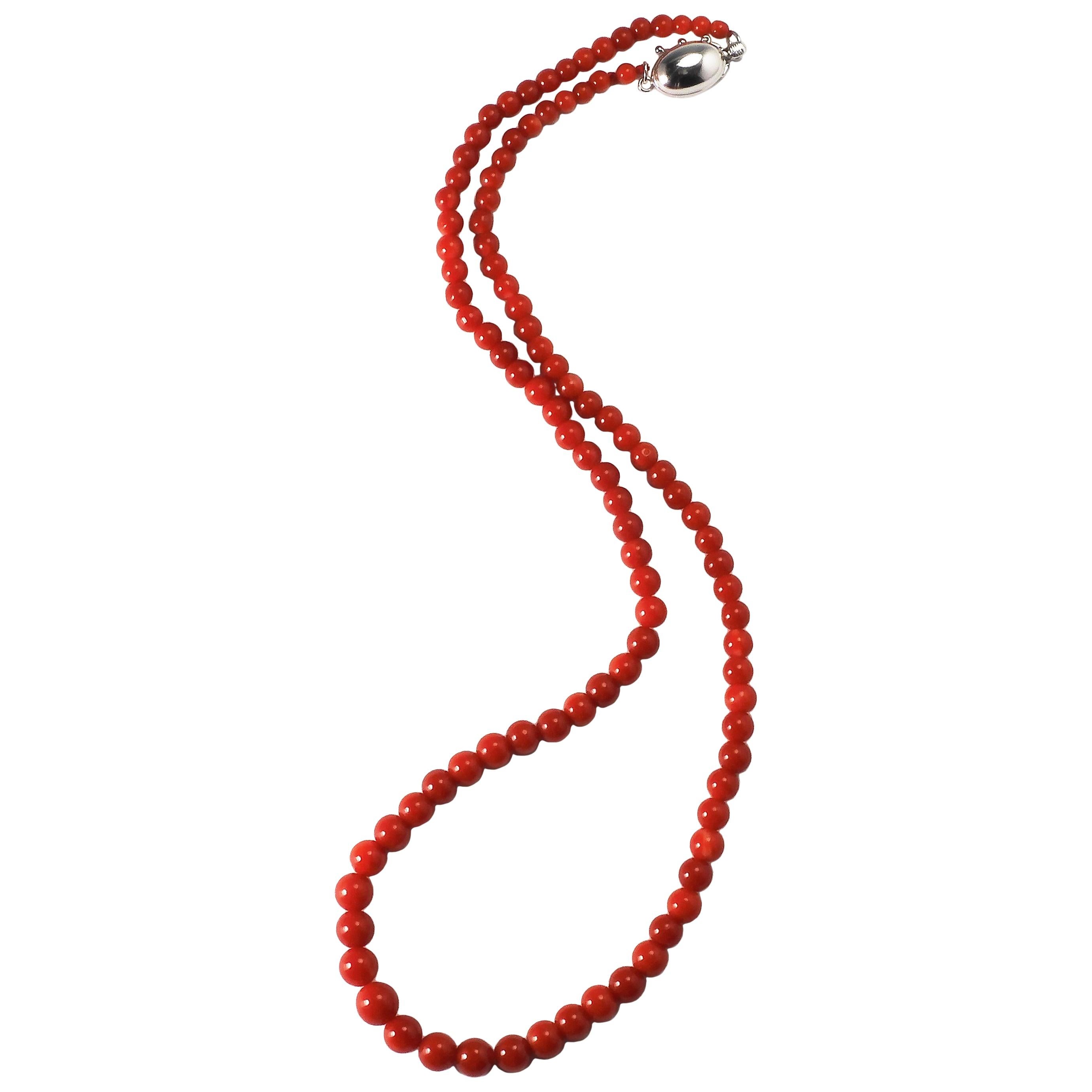 14 Karat White Gold Japanese Red Coral Graduated Beads Necklace For Sale