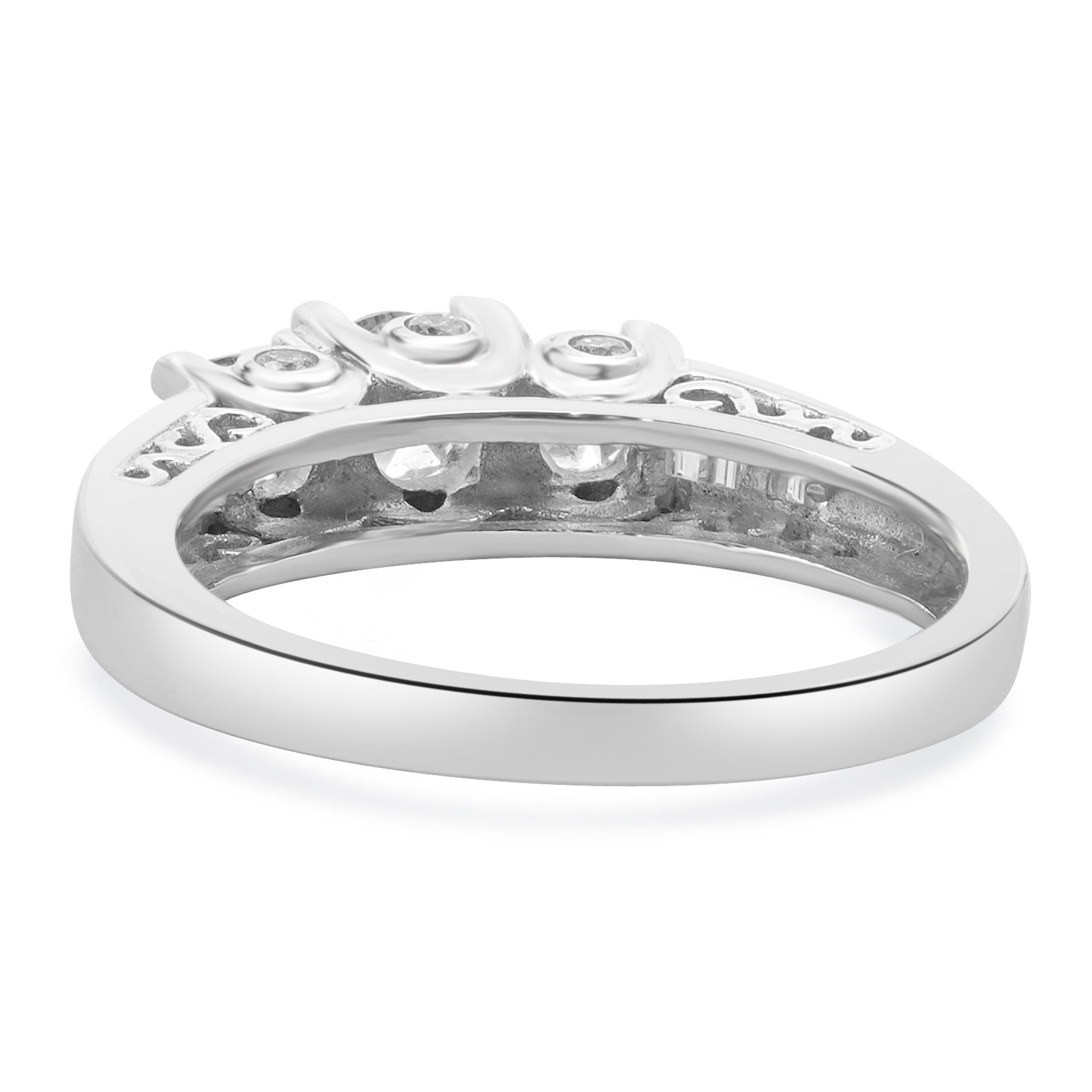 14 Karat White Gold Past, Present, Future Diamond Engagement Ring In Excellent Condition For Sale In Scottsdale, AZ
