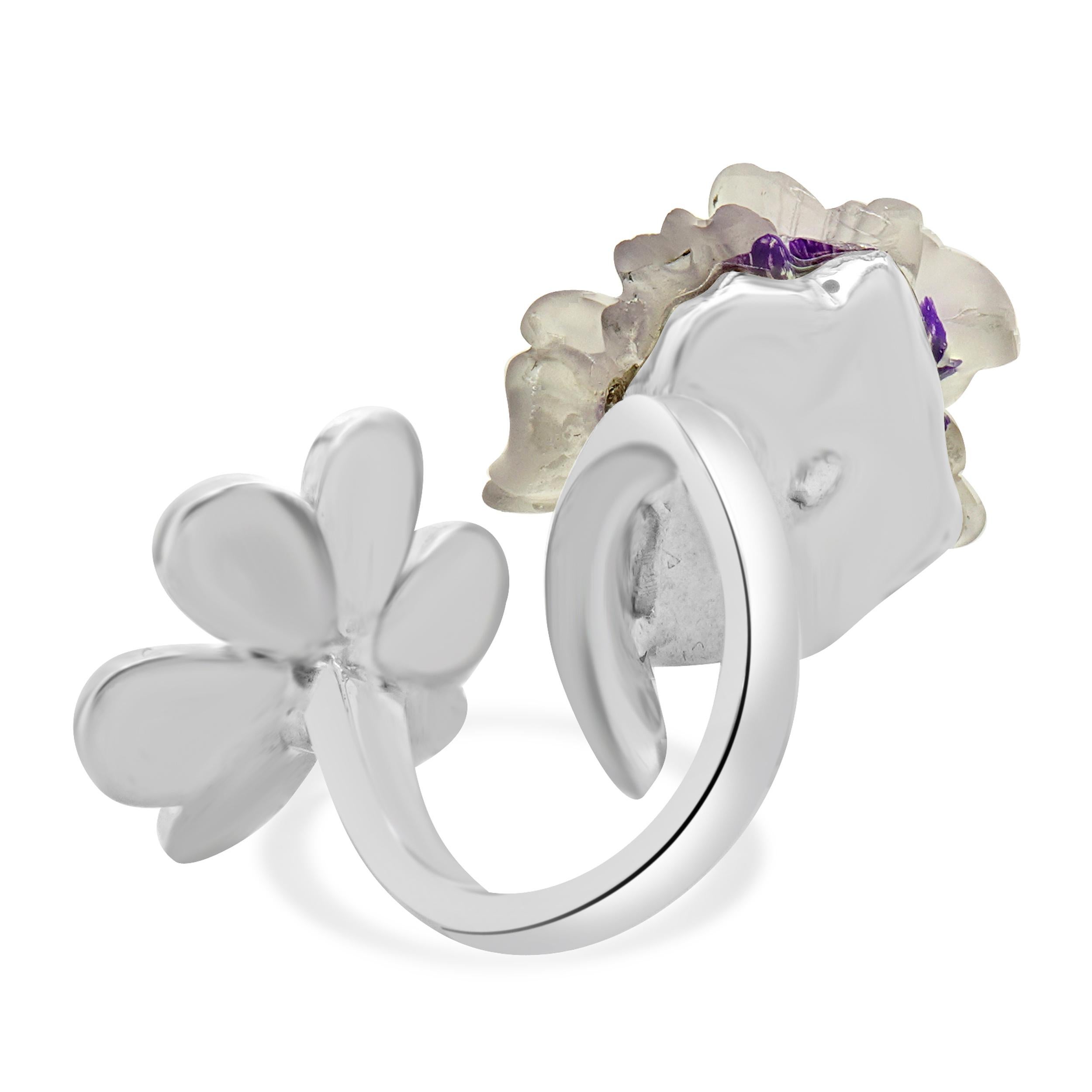Taglio rotondo Anello doppio fiore in oro bianco 14 carati con pavé di diamanti e quarzo in vendita