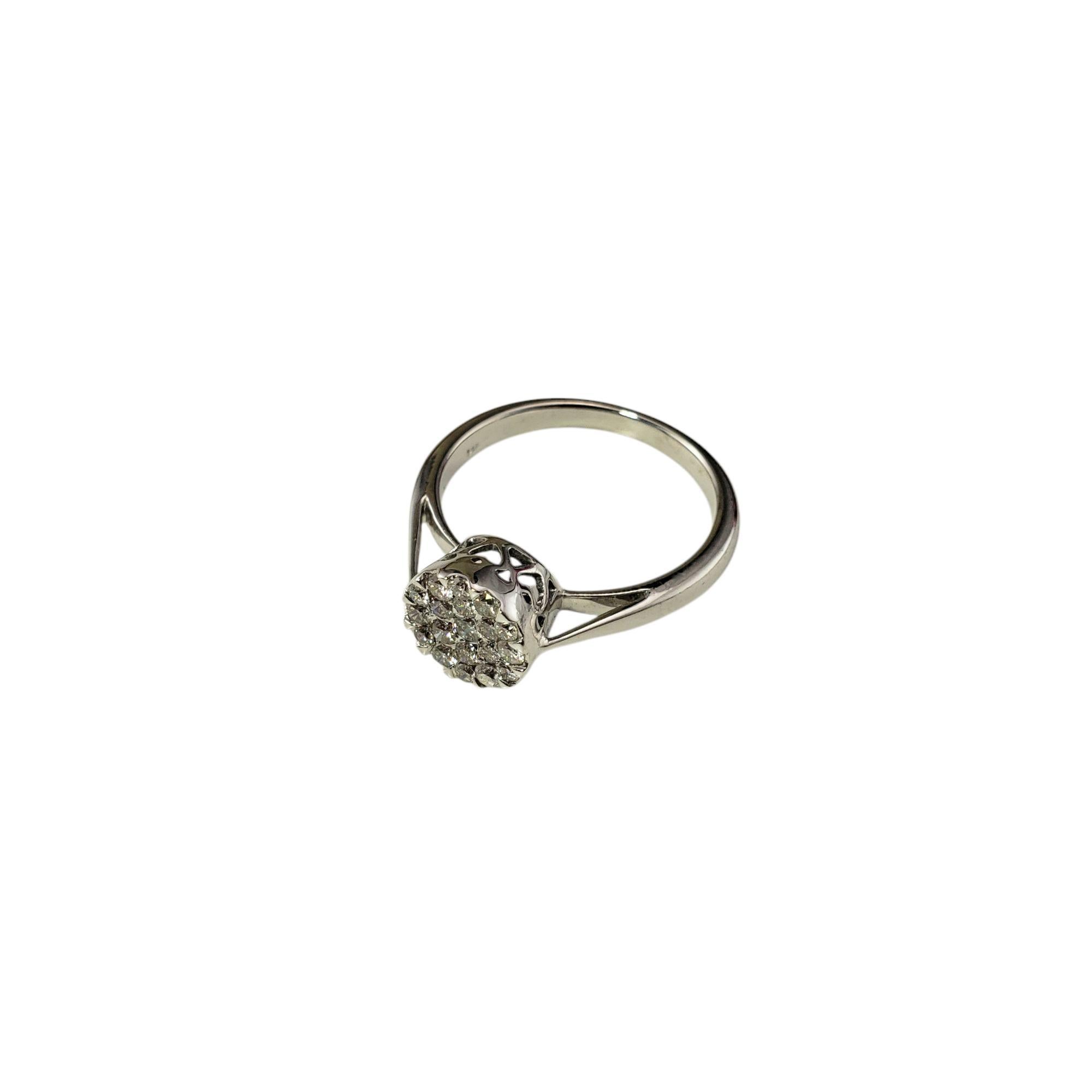 14 Karat Weißgold Pave Diamant-Cluster-Ring Größe 7 #21348 (Brillantschliff) im Angebot