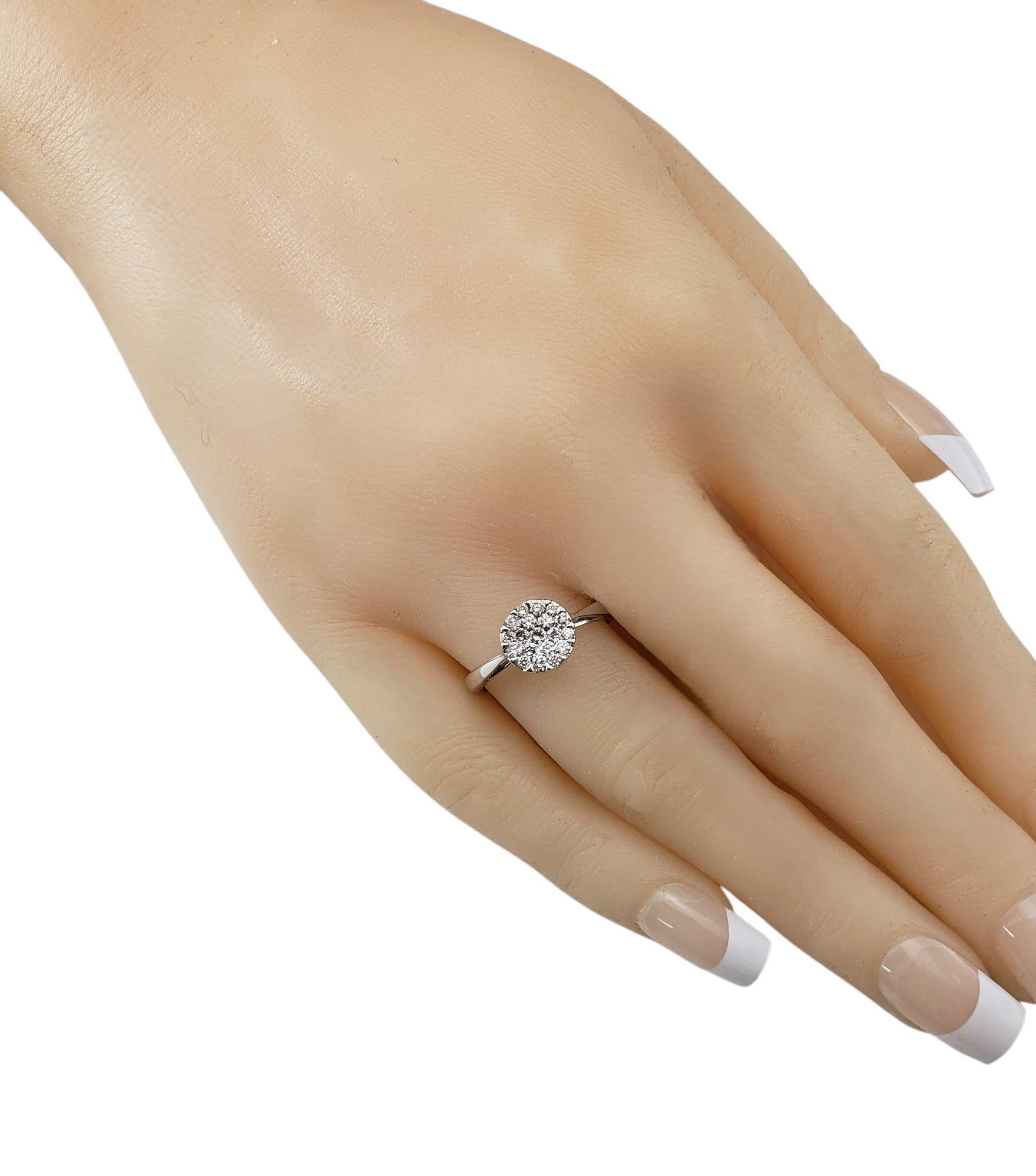 14 Karat Weißgold Pave Diamant-Cluster-Ring Größe 7 #21348 im Angebot 2