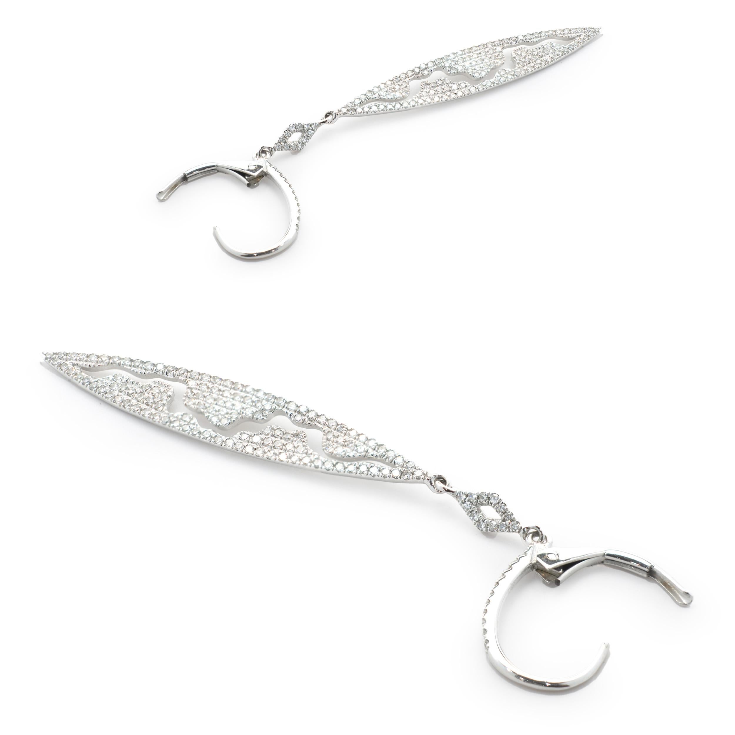 14 Karat White Gold Pave Diamond Drop Earrings In Excellent Condition For Sale In Scottsdale, AZ