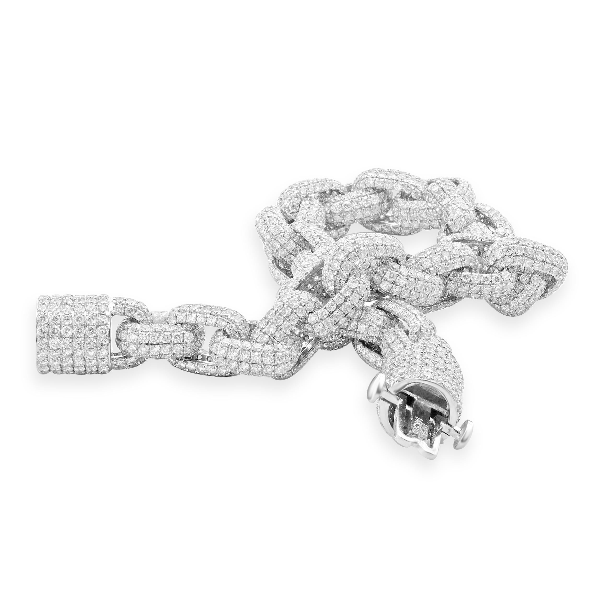 14 Karat White Gold Pave Diamond Oval Link Bracelet In Excellent Condition For Sale In Scottsdale, AZ
