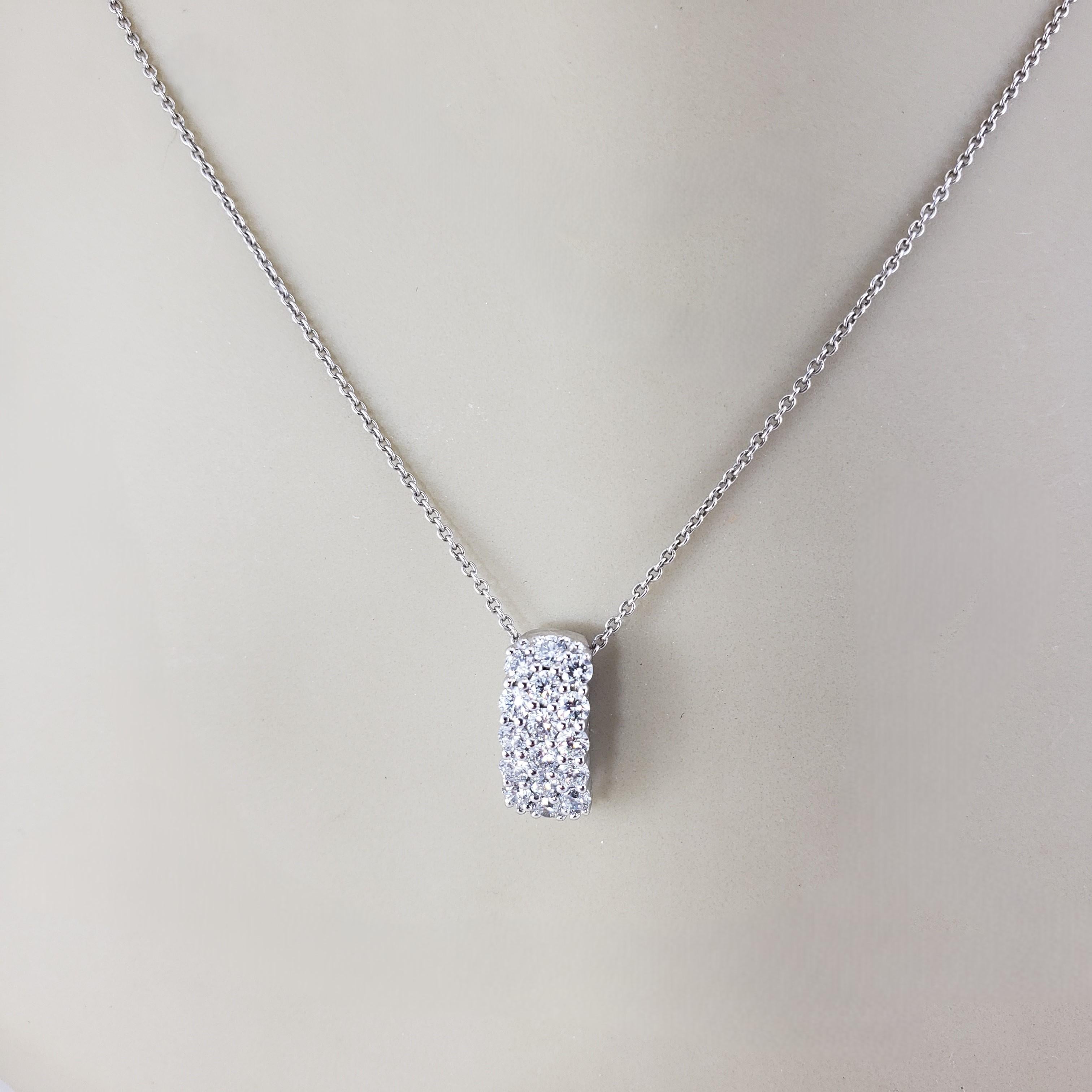 Ciondolo a scorrimento con diamanti in pavé in oro bianco 14 carati #19557 in vendita 2