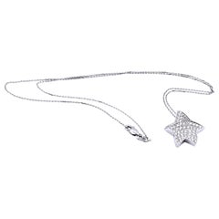 Collier d'étoiles en or blanc 18 carats avec pavé de diamants