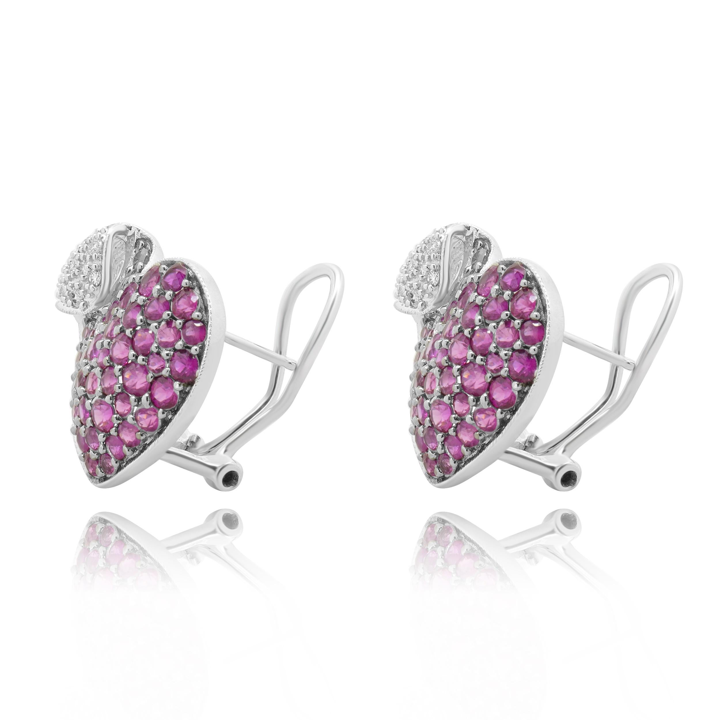 
Designer: personalizzato
Materiale: oro bianco 14 carati
Zaffiro rosa: 82 tagli rotondi = 3,30cttw
Diamante: 18 tagli rotondi = 0,18cttw
Colore: G / H.
Chiarezza: I2
Peso: 7,60 grammi
