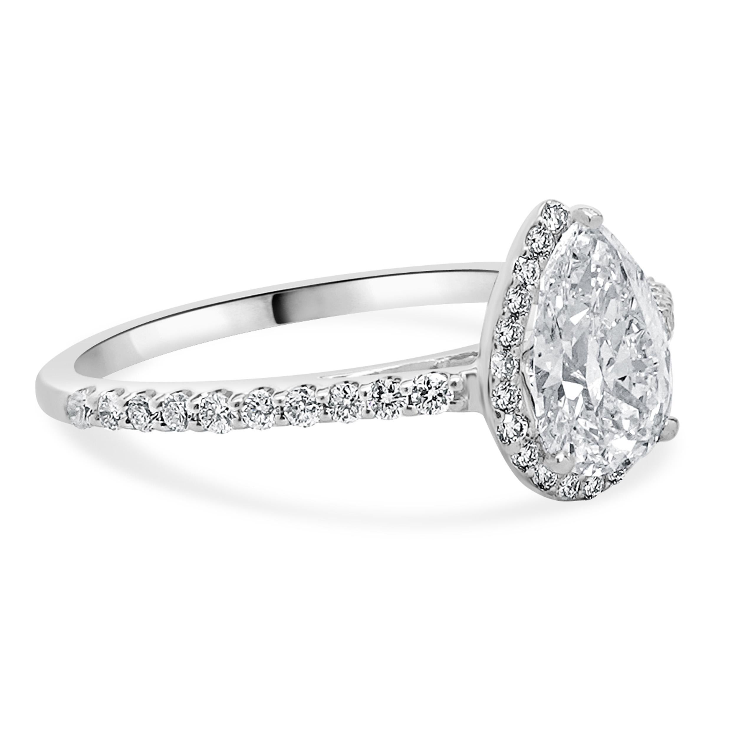 Anello di fidanzamento con diamante taglio pera in oro bianco 14 carati In condizioni ottime in vendita a Scottsdale, AZ