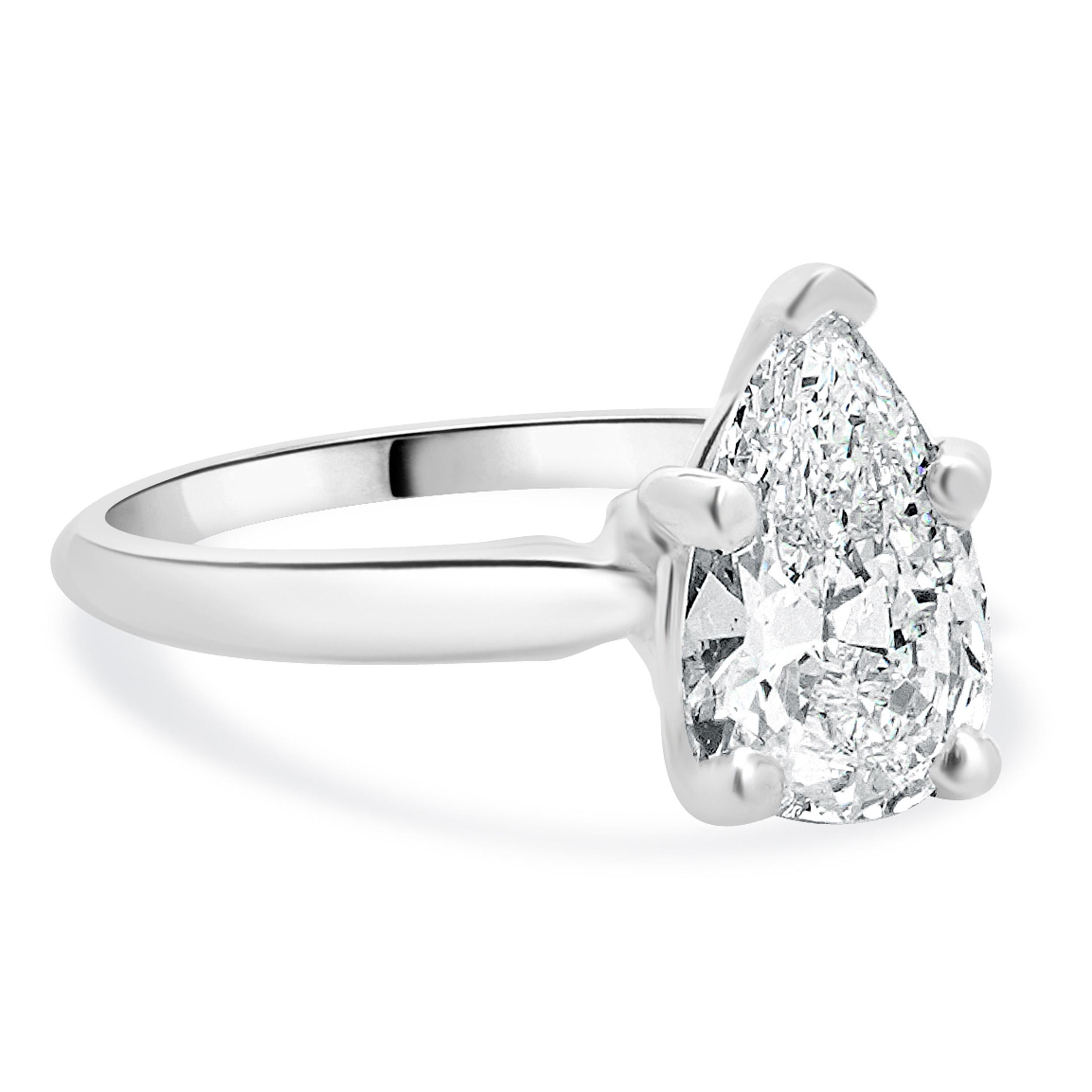Anello di fidanzamento con diamante taglio pera in oro bianco 14 carati In condizioni ottime in vendita a Scottsdale, AZ