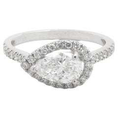 Anillo de compromiso de diamantes talla pera en oro blanco de 14 quilates