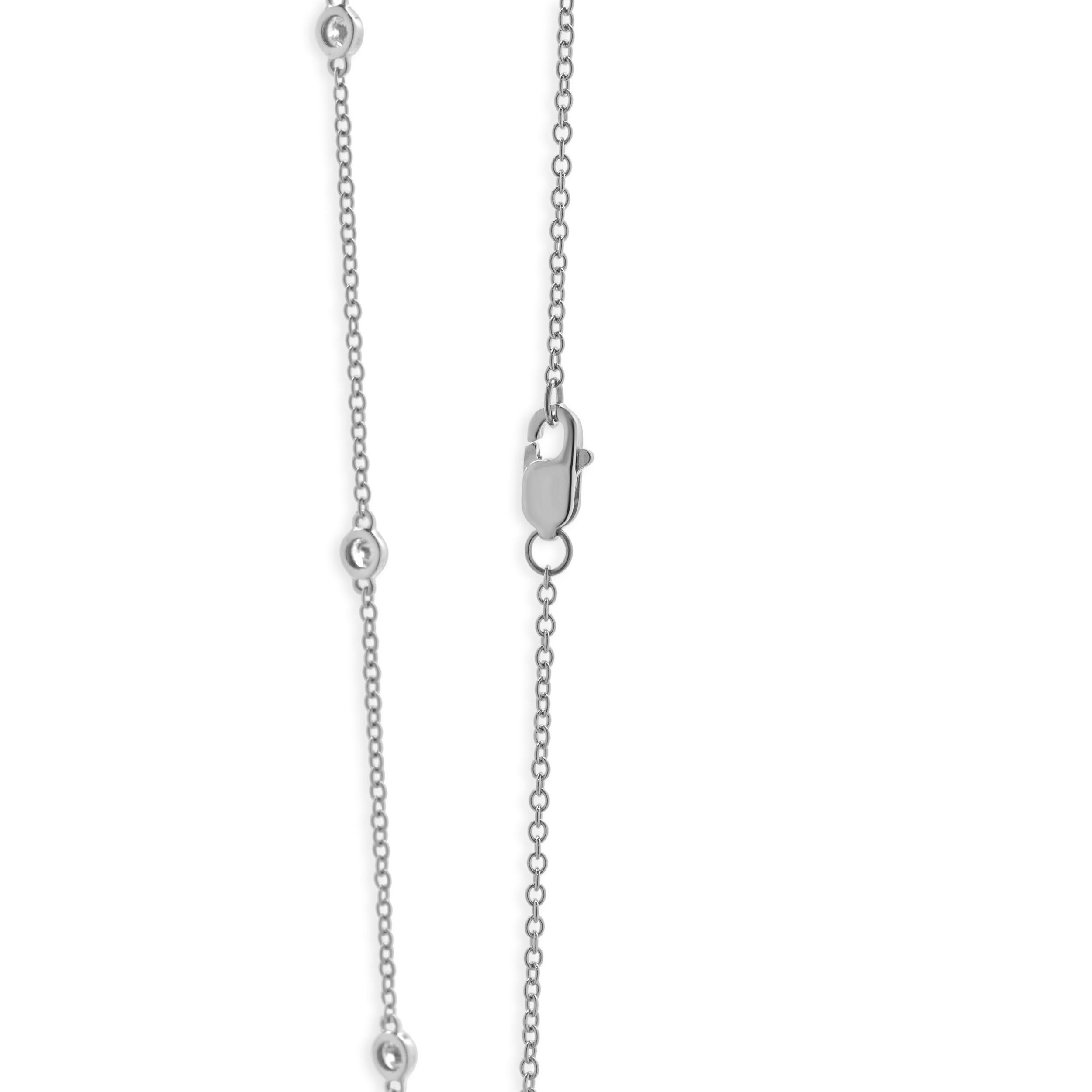 Collana a grappolo con diamanti e pera in oro bianco 14 carati In condizioni ottime in vendita a Scottsdale, AZ