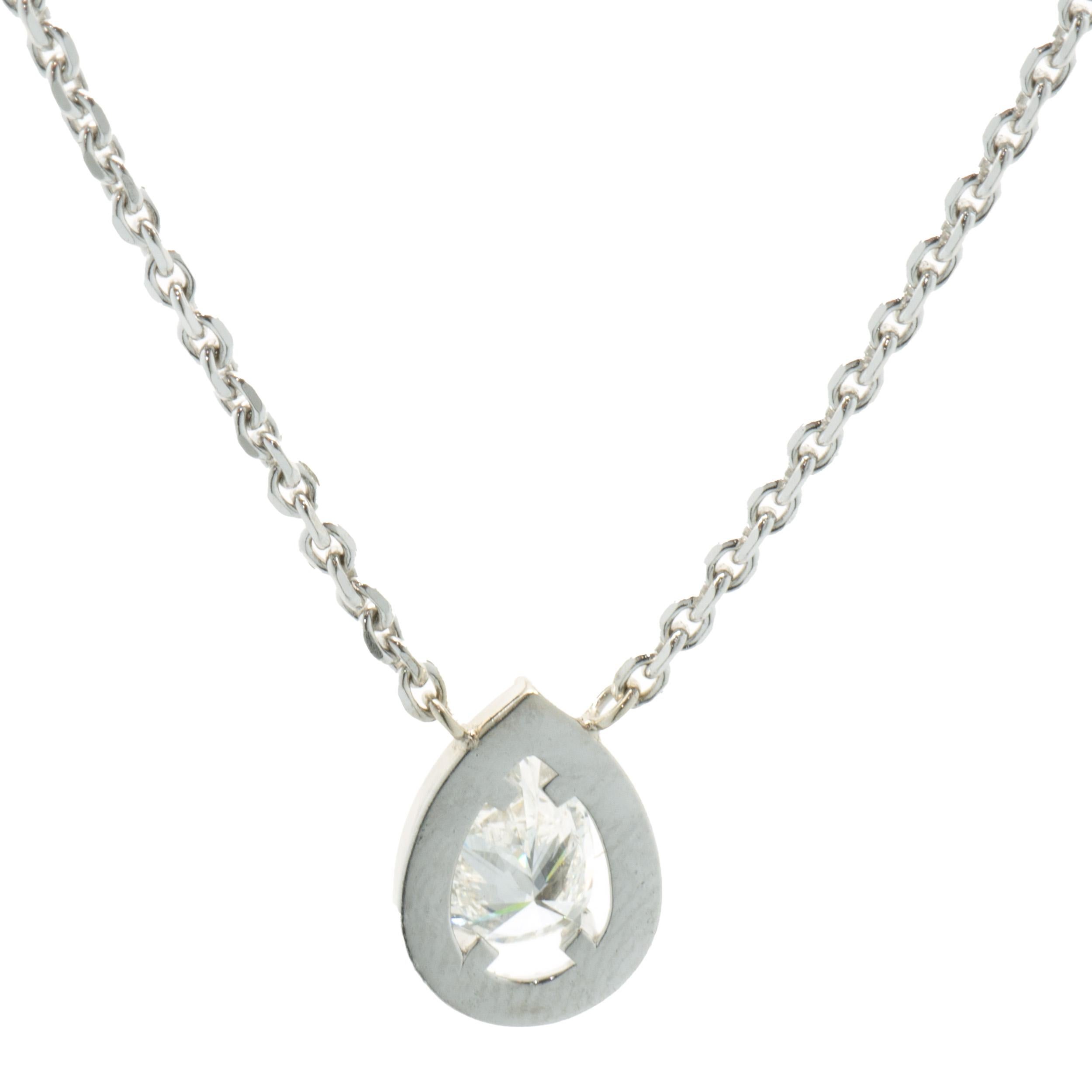 14 Karat White Gold Pear Diamond Halo Necklace In Excellent Condition For Sale In Scottsdale, AZ