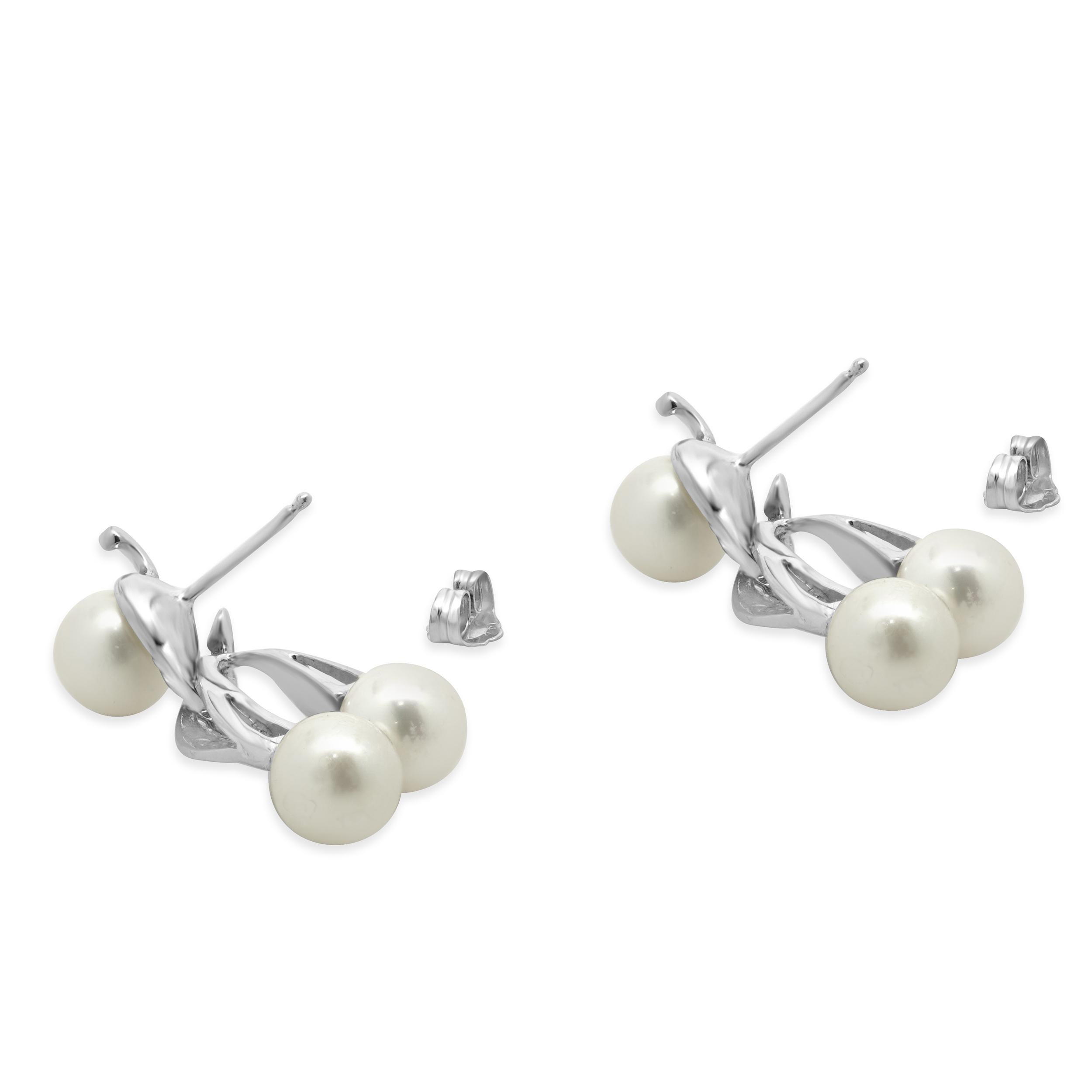 14 Karat White Gold Pearl and Diamond Dangle Earrings en Excelente estado para la venta en Scottsdale, AZ