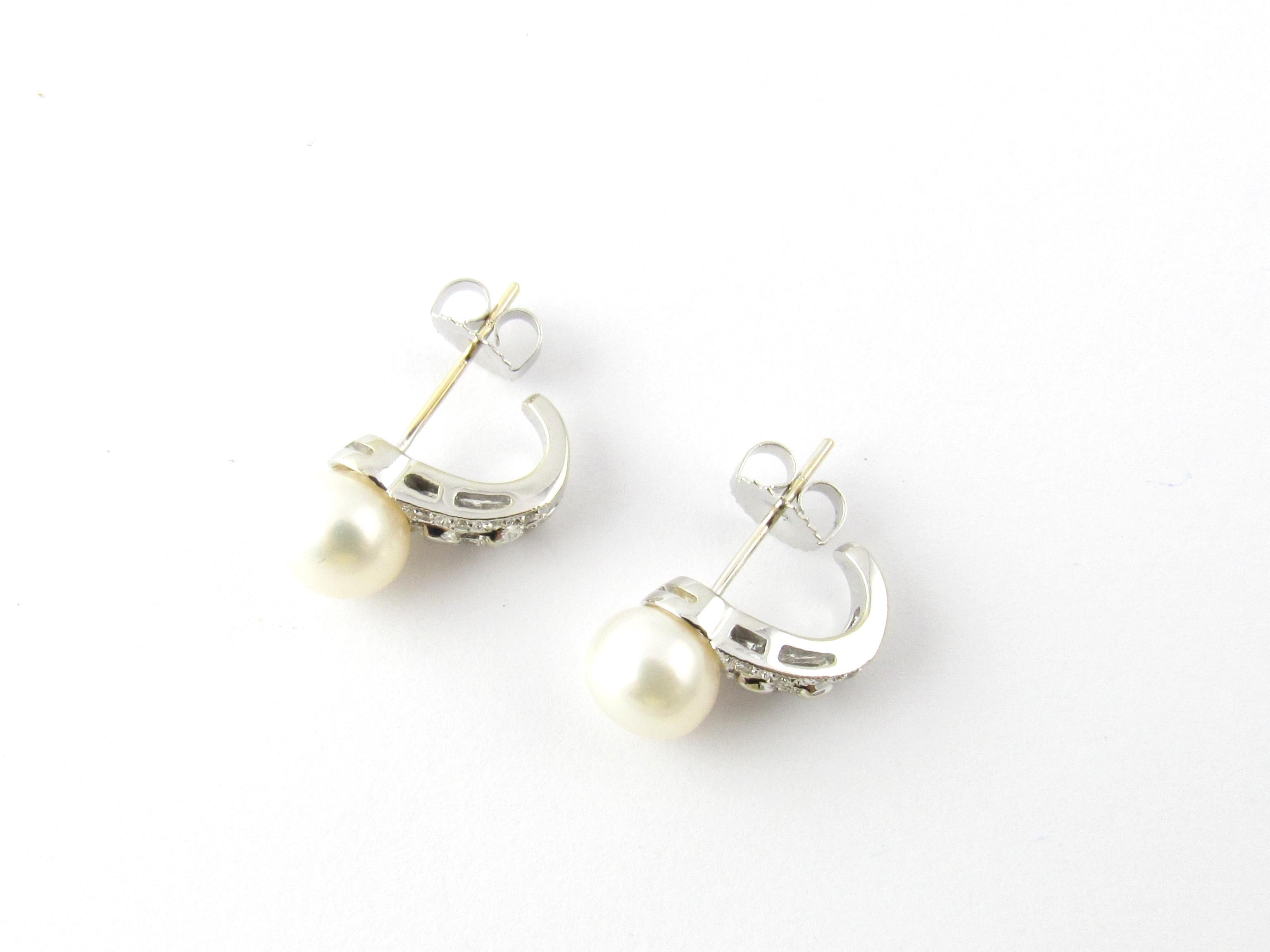14 Karat White Gold Pearl and Diamond Earrings In Good Condition For Sale In Washington Depot, CT