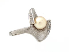 14 Karat White Gold Pearl and Diamond Estate Ring