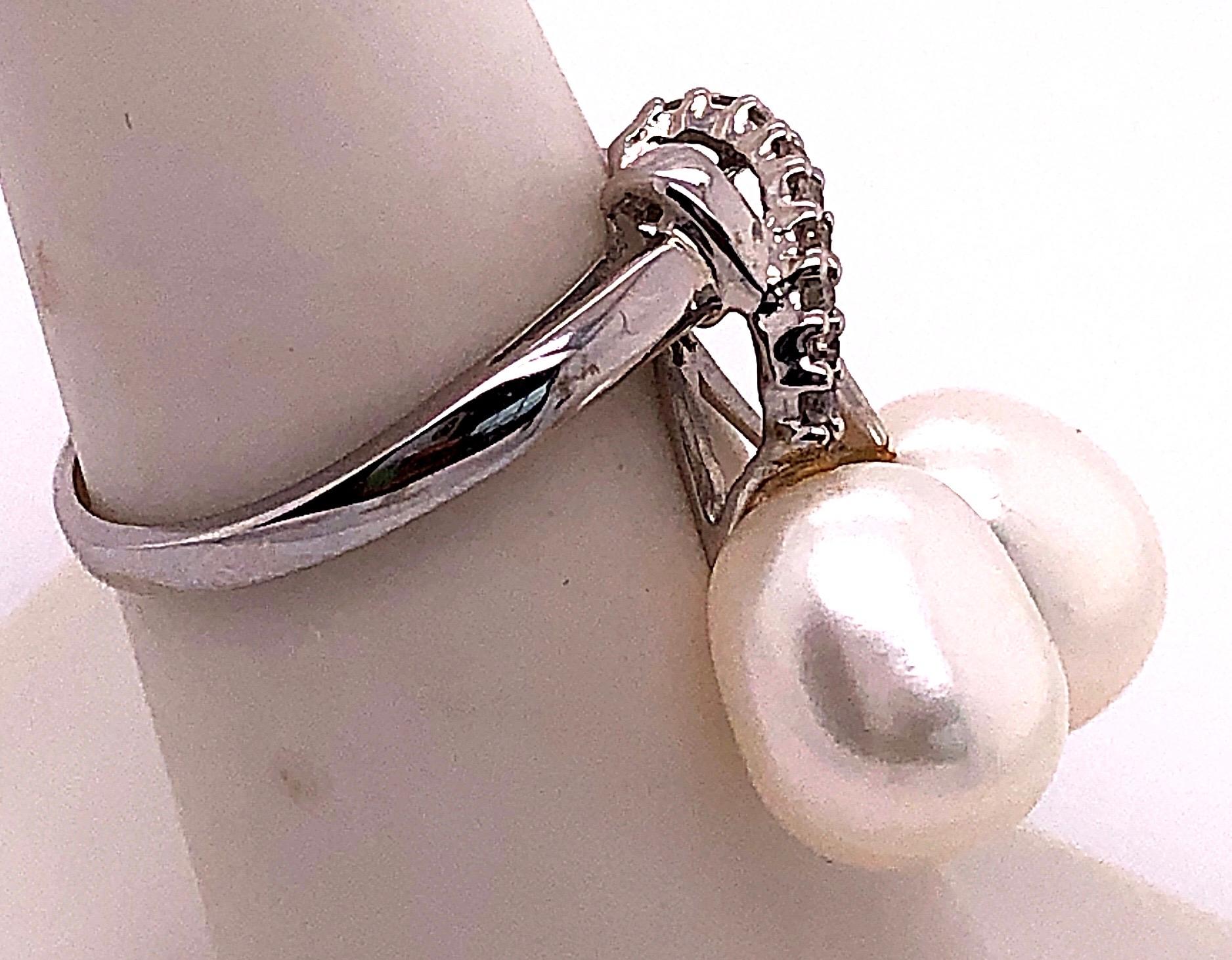 14 Karat White Gold Pearl and Diamond Freeform Ring For Sale 1