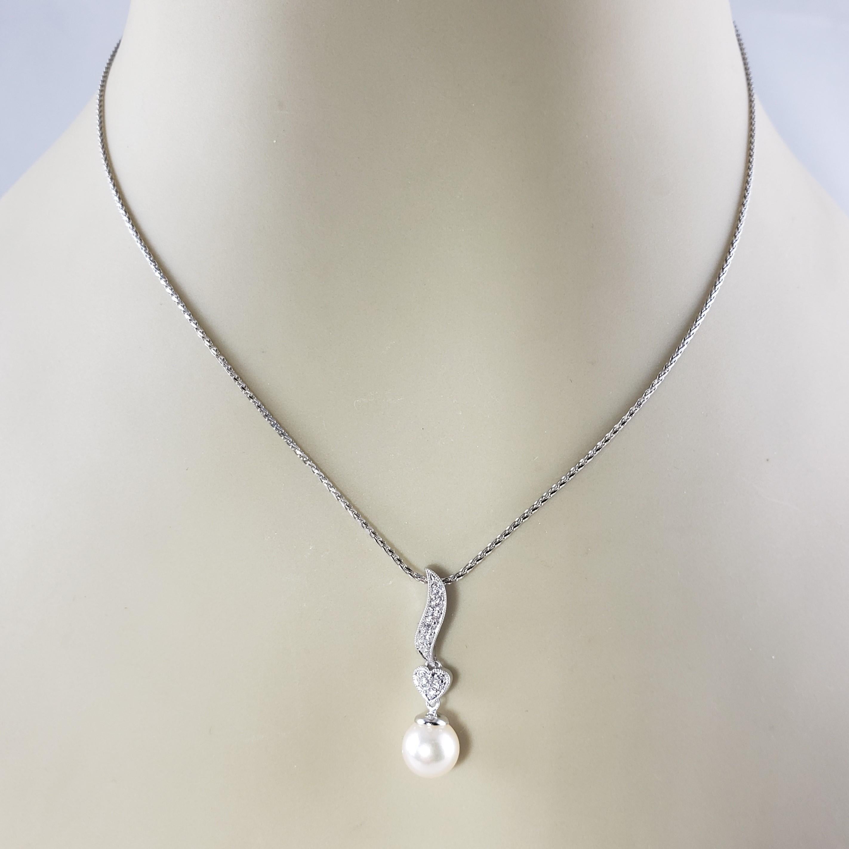 14 Karat White Gold Pearl and Diamond Pendant Necklace For Sale 3
