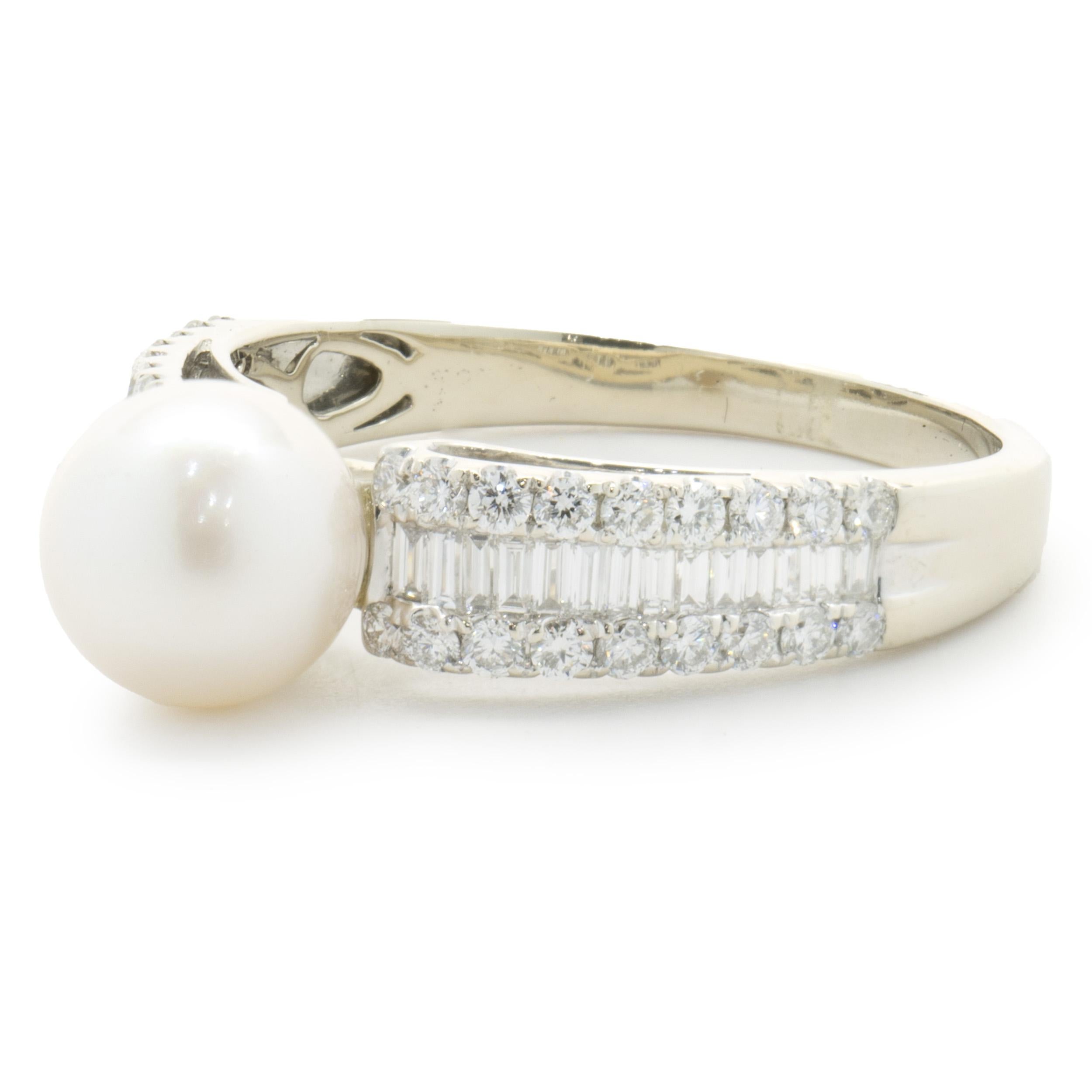 14 Karat White Gold Pearl and Diamond Ring In Excellent Condition For Sale In Scottsdale, AZ