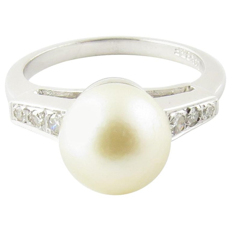 14 Karat White Gold Pearl and Diamond Ring at 1stDibs