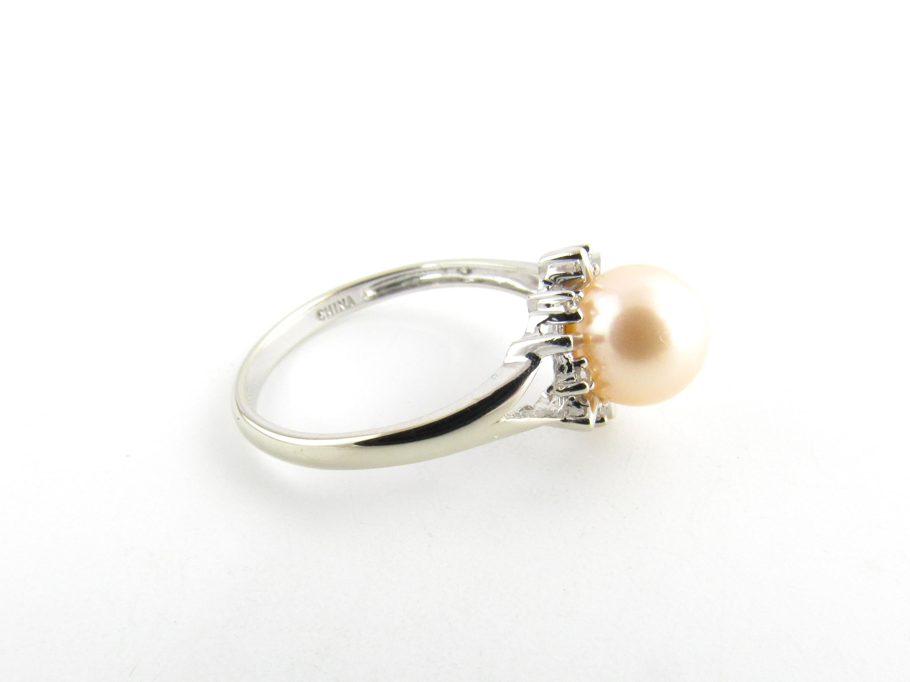 14 Karat White Gold Pearl and Diamond Ring In Good Condition In Washington Depot, CT
