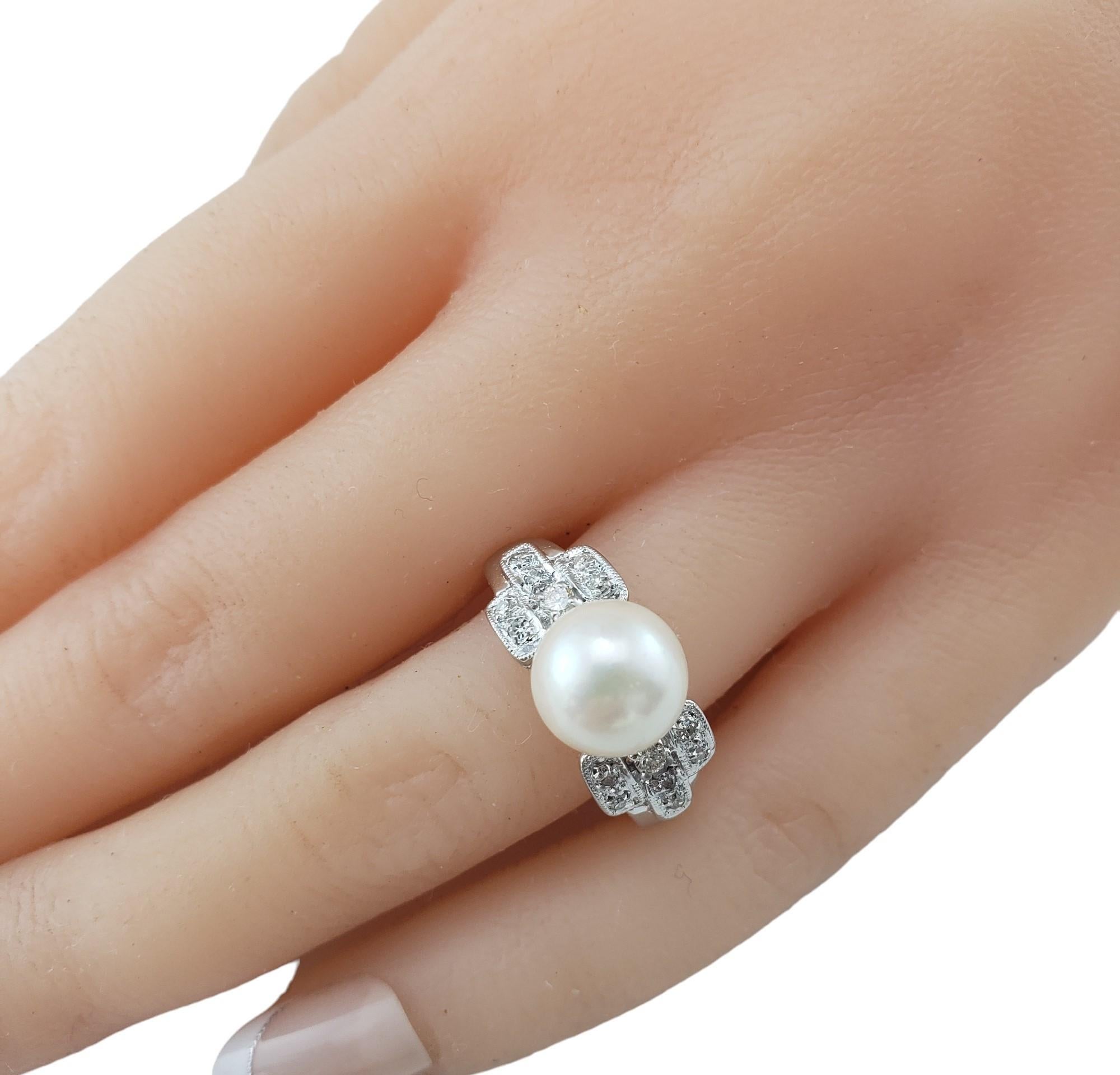 14 Karat White Gold Pearl and Diamond Ring Size 7.25 #15507 For Sale 2