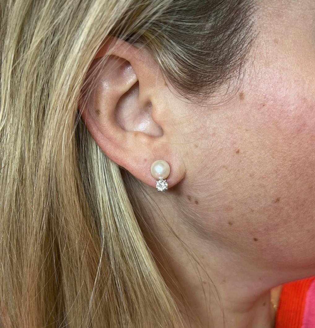 Women's 14 Karat White Gold Pearl & Natural Diamond Stud Earrings For Sale