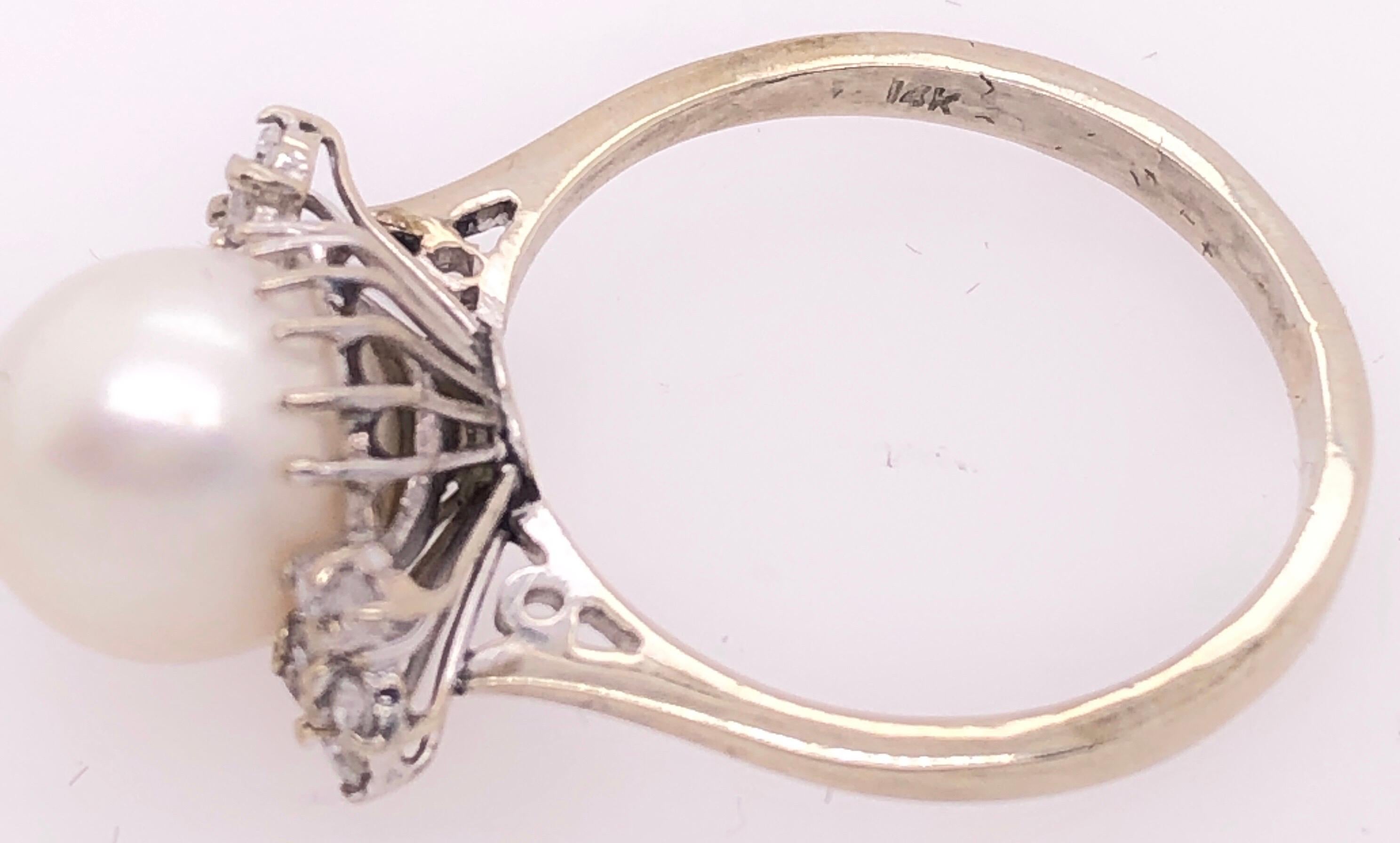 14 Karat Weißgold Perle Solitär mit Diamant-Akzenten Ring im Angebot 1