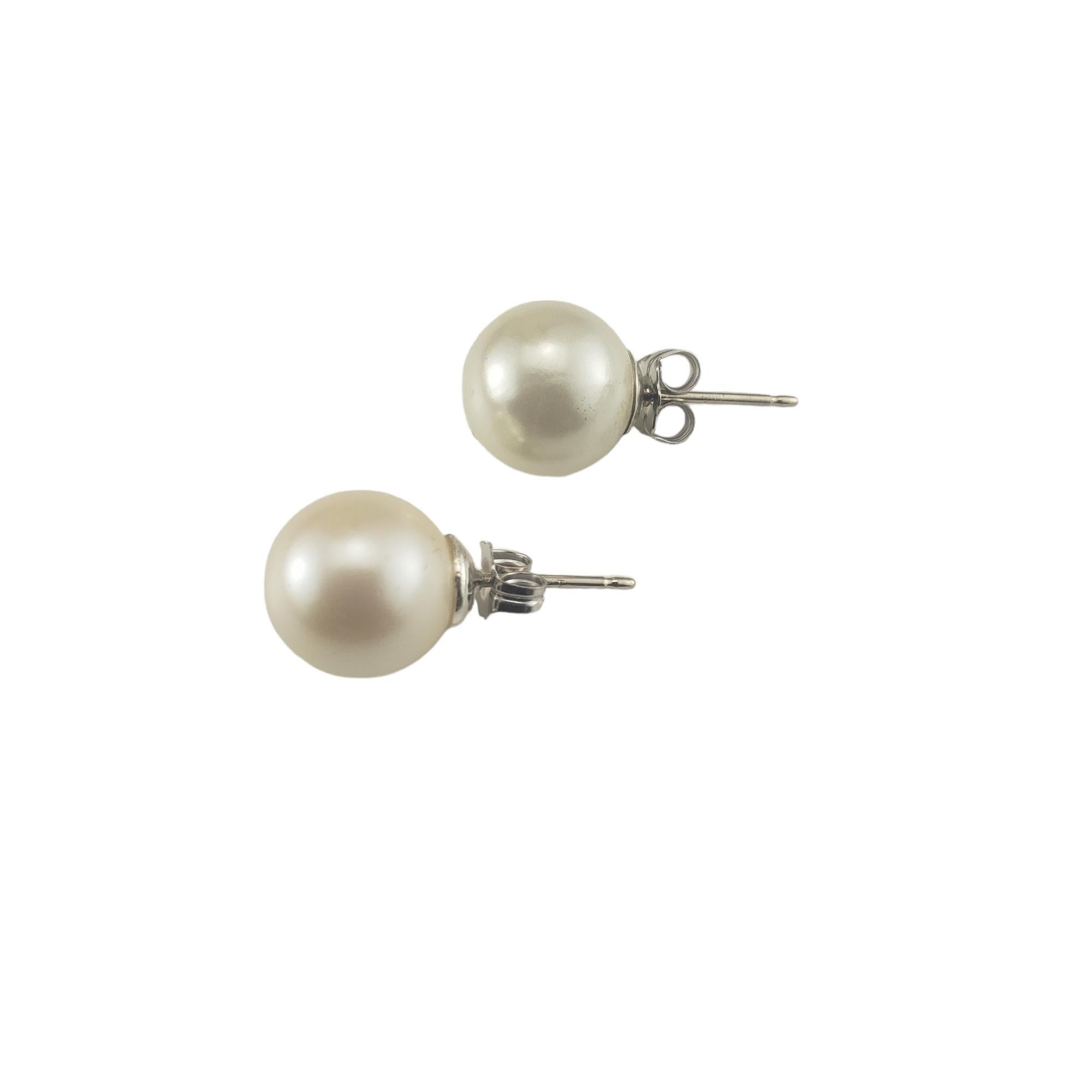 Round Cut 14 Karat White Gold Pearl Stud Earrings #16796 For Sale